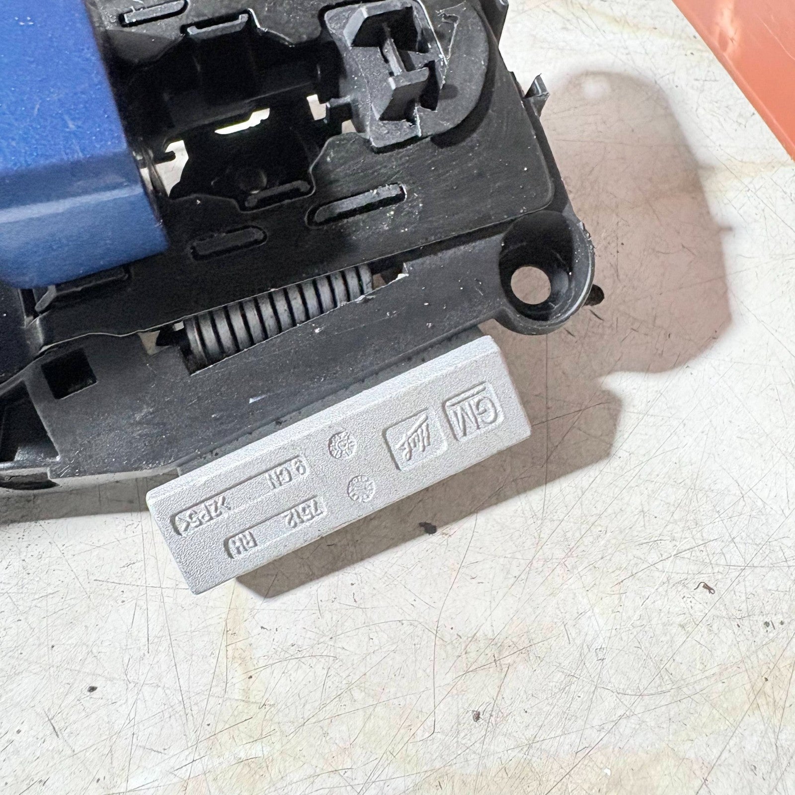 VAUXHALL MOKKA X DOOR HANDLE EXTERIOR FRONT RIGHT SIDE 2017