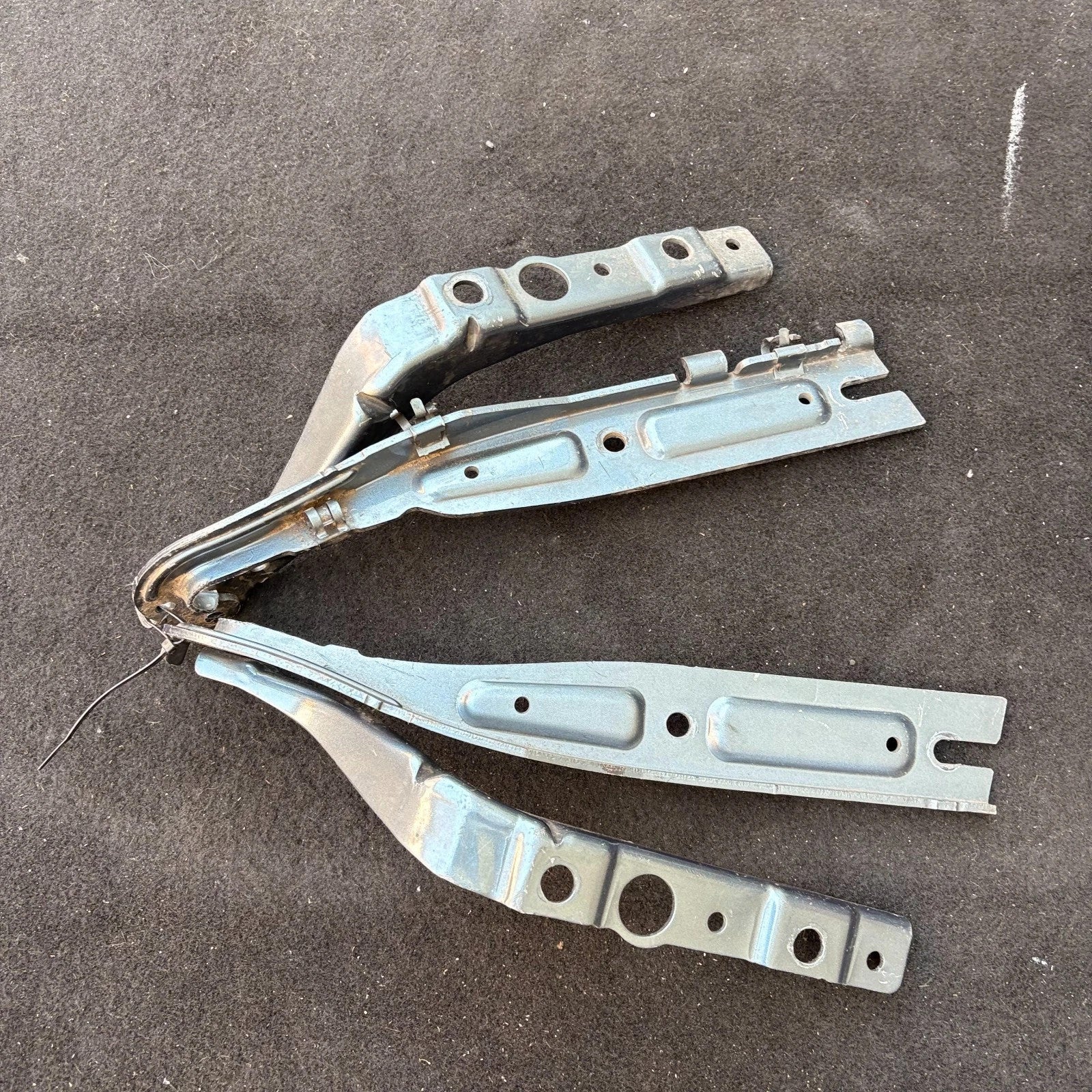 Peugeot 407 04-10 Front Bonnet Hood Hinges Pair Left & Right 9640968880 96409687