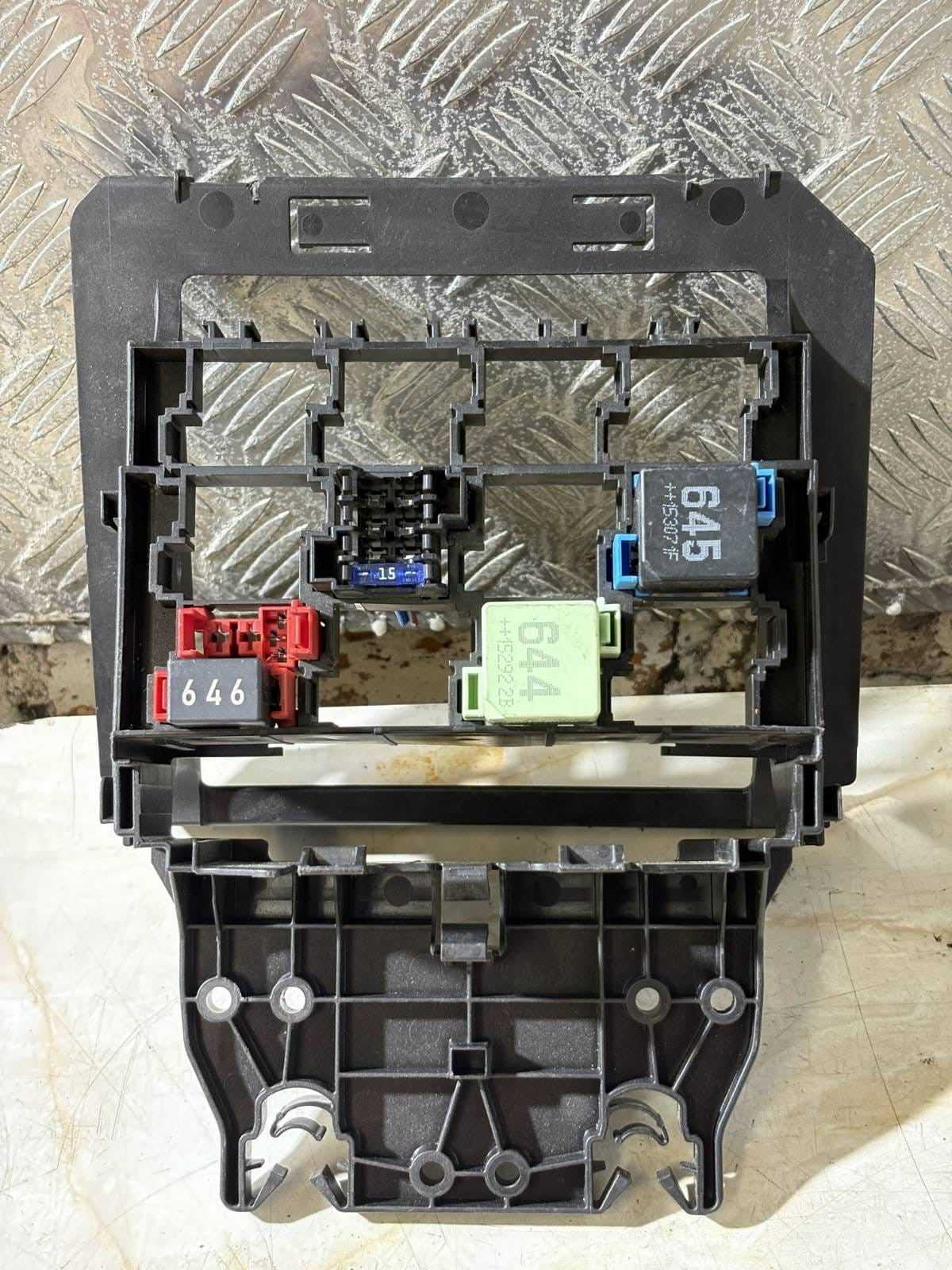 SEAT IBIZA 2016 6C FUSE BOX FRAME MASK 6C0907371A