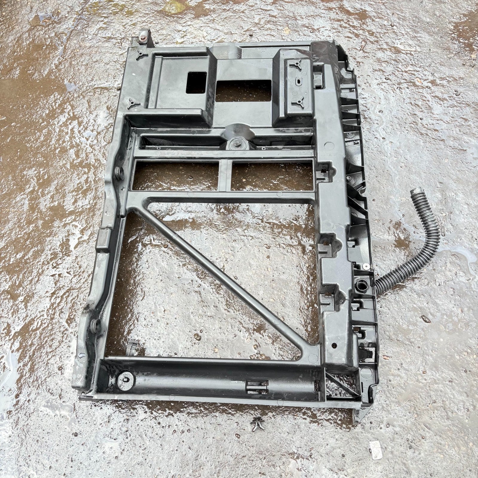 Peugeot 1007 2005 radiator support slam panel 1854680016