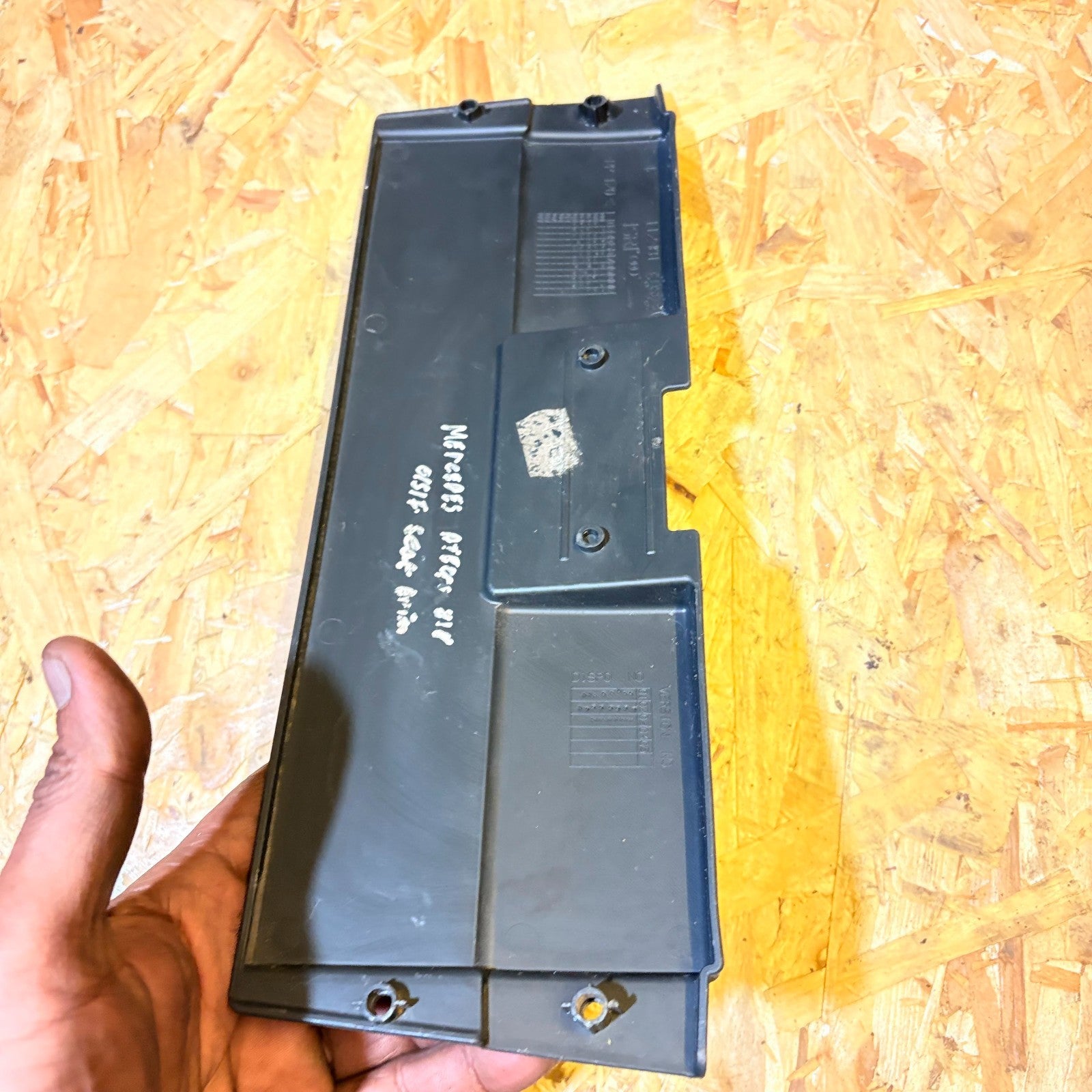 Mercedes Benz Atego 818 Right Front Seat Trim