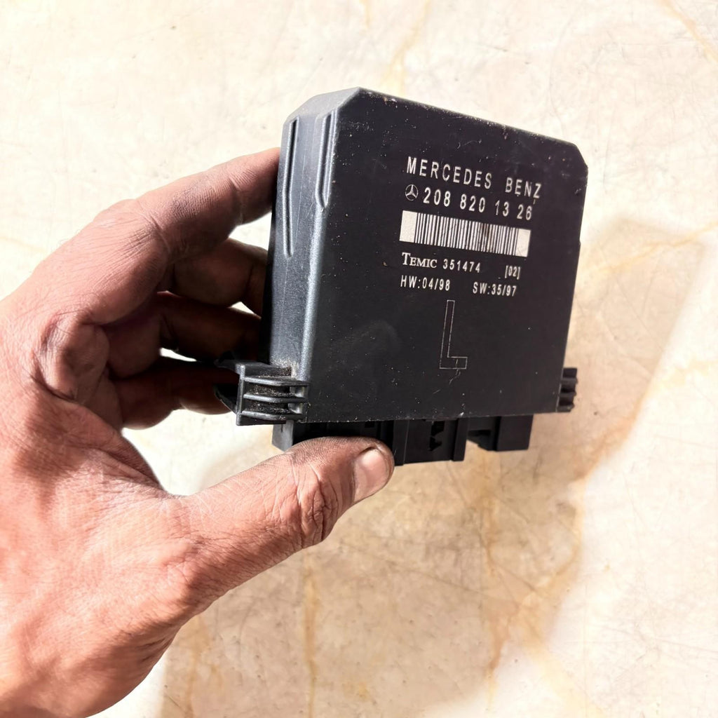 MERCEDES BENZ C250 FRONT LEFT SIDE DOOR CONTROL MODULE ECU 2088201326