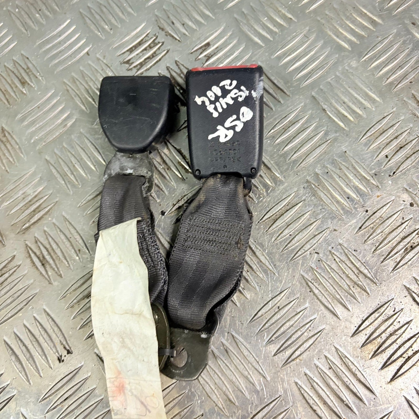 2000-2004 SUZUKI IGNIS REAR RIGHT SEAT BELT BUCKLES E034501
