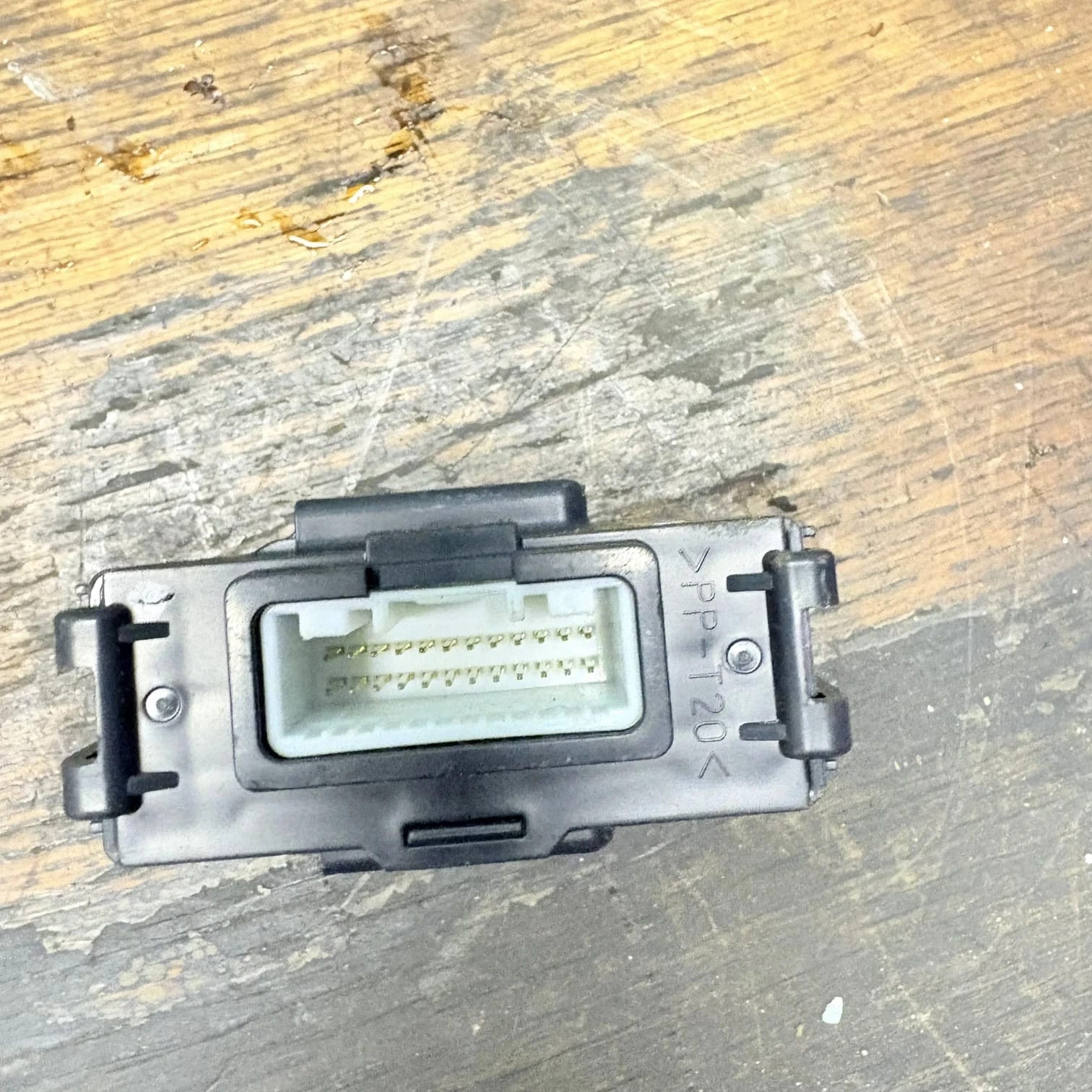 NISSAN QASHQAI J11 2011 ANTI SKID CONTROL MODULE ECU UNIT 476A0HP00A