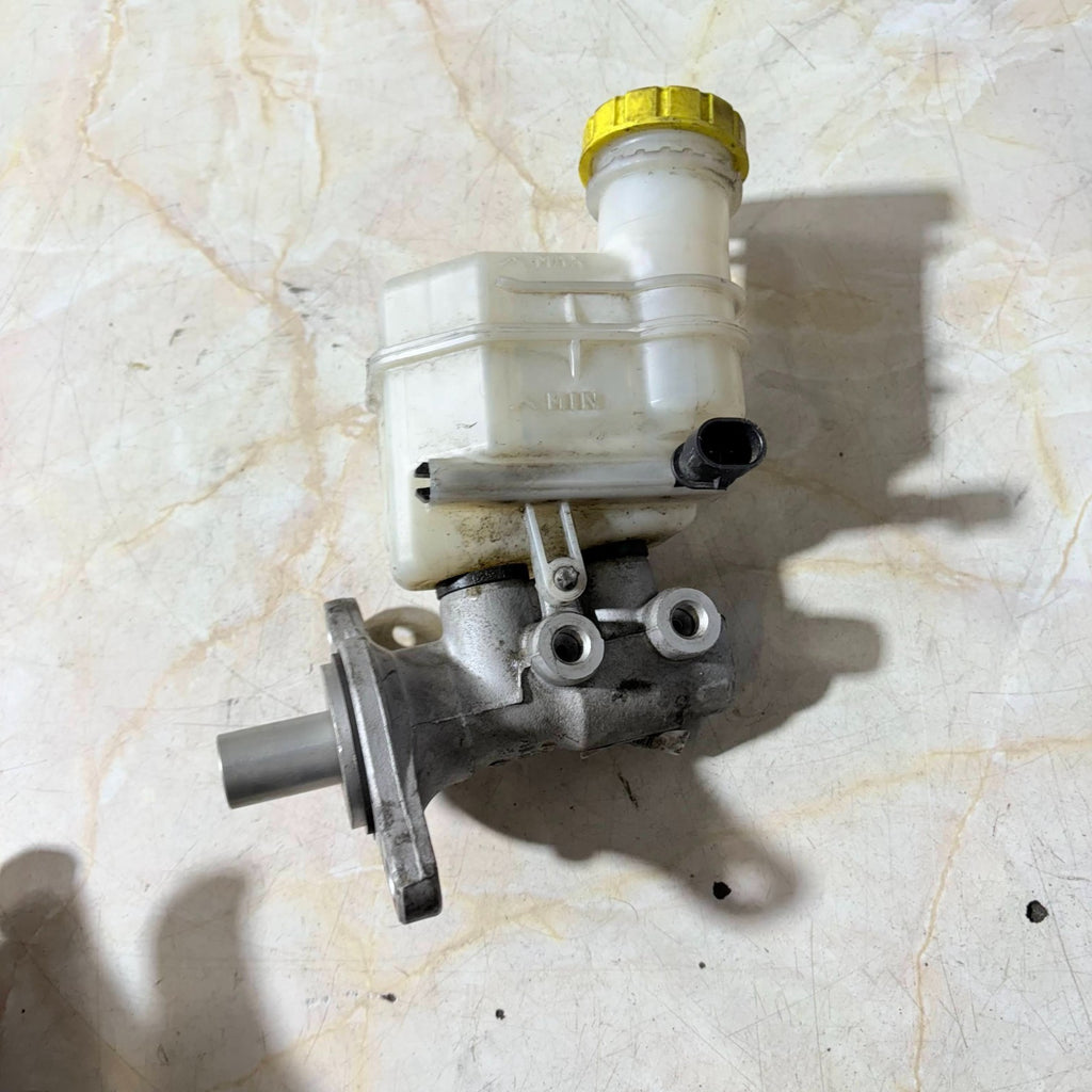 FIAT 500 BRAKE MASTER CYLINDER 32069666 HATCHBACK 2013