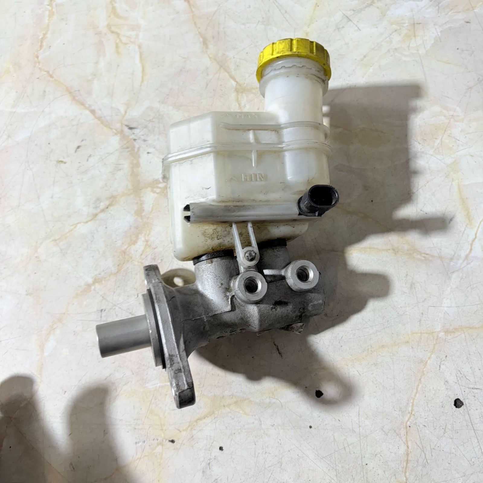 FIAT 500 BRAKE MASTER CYLINDER 32069666 HATCHBACK 2013