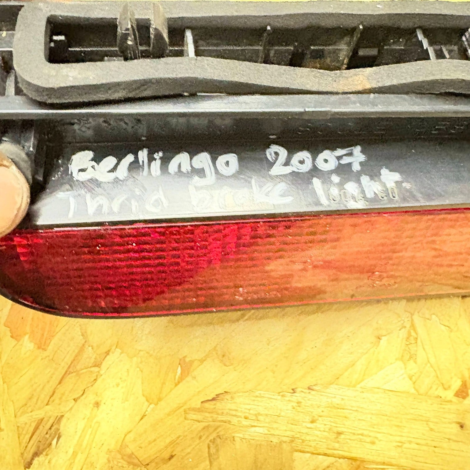 Citroen Berlingo 03-09 Peugeot Partner 00-09 Tailgate 3rd Brake Light 6350AP
