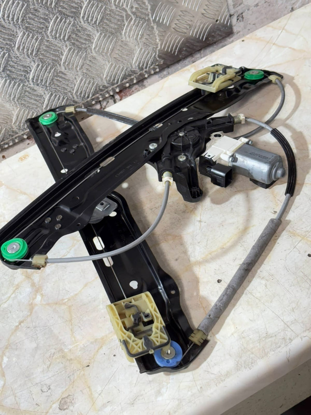 Land Rover Range Rover Evoque Left Passenger Rear Elec Window Regulator 2018-19A