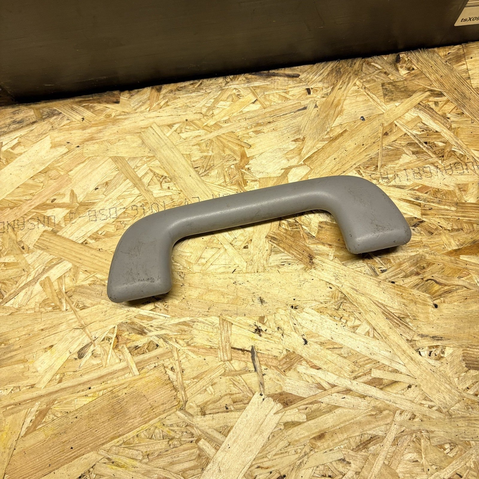Toyota Verso Roof Handle Front Right L1020374