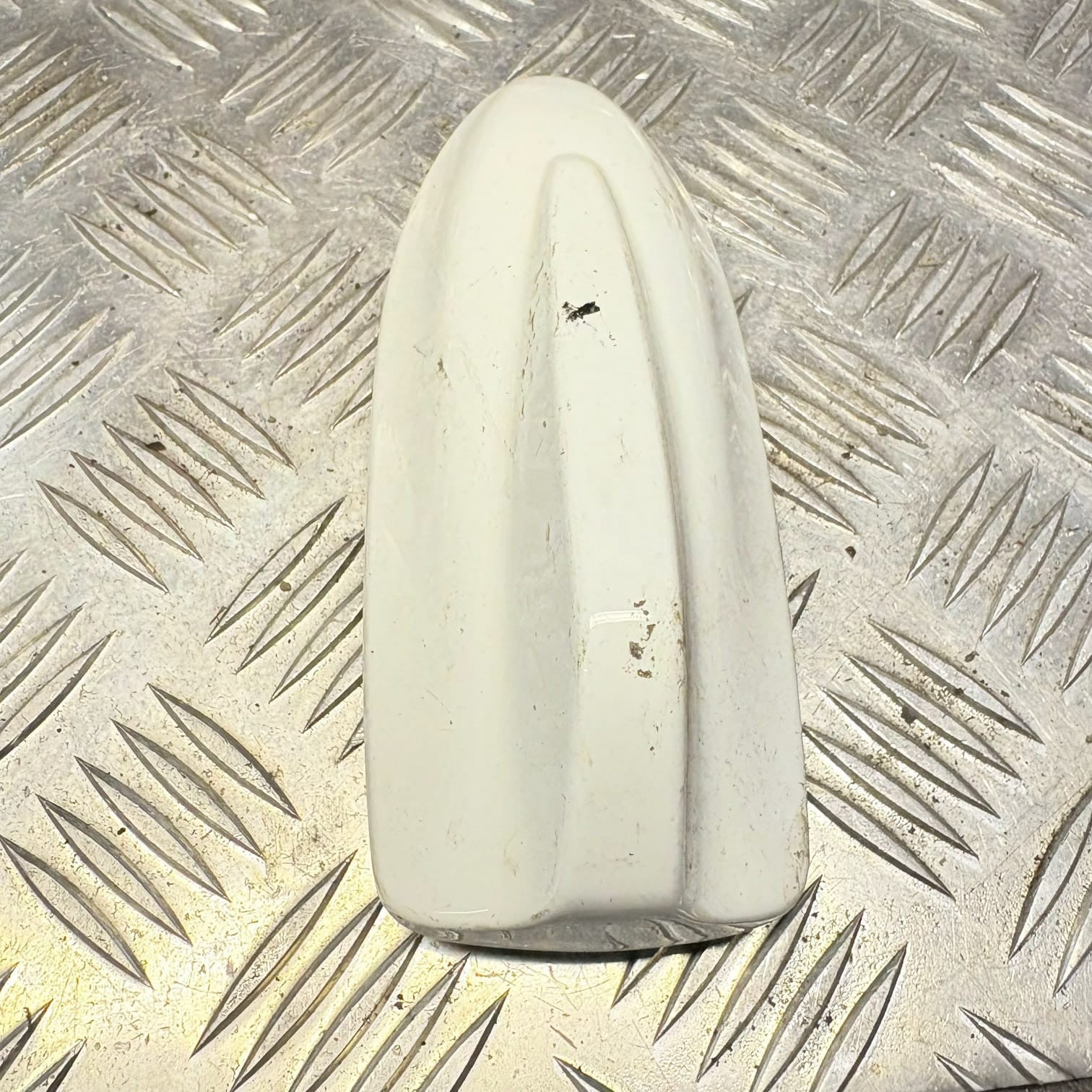 2009 Volvo V60 Shark Fin Antenna Aerial Cover White 39850727 FREE POSTAGE *1