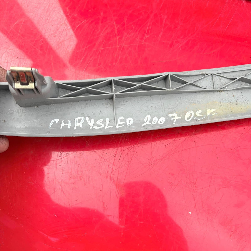 Chrysler 300-300C 2007 Left front interior part 48876A AAA27156