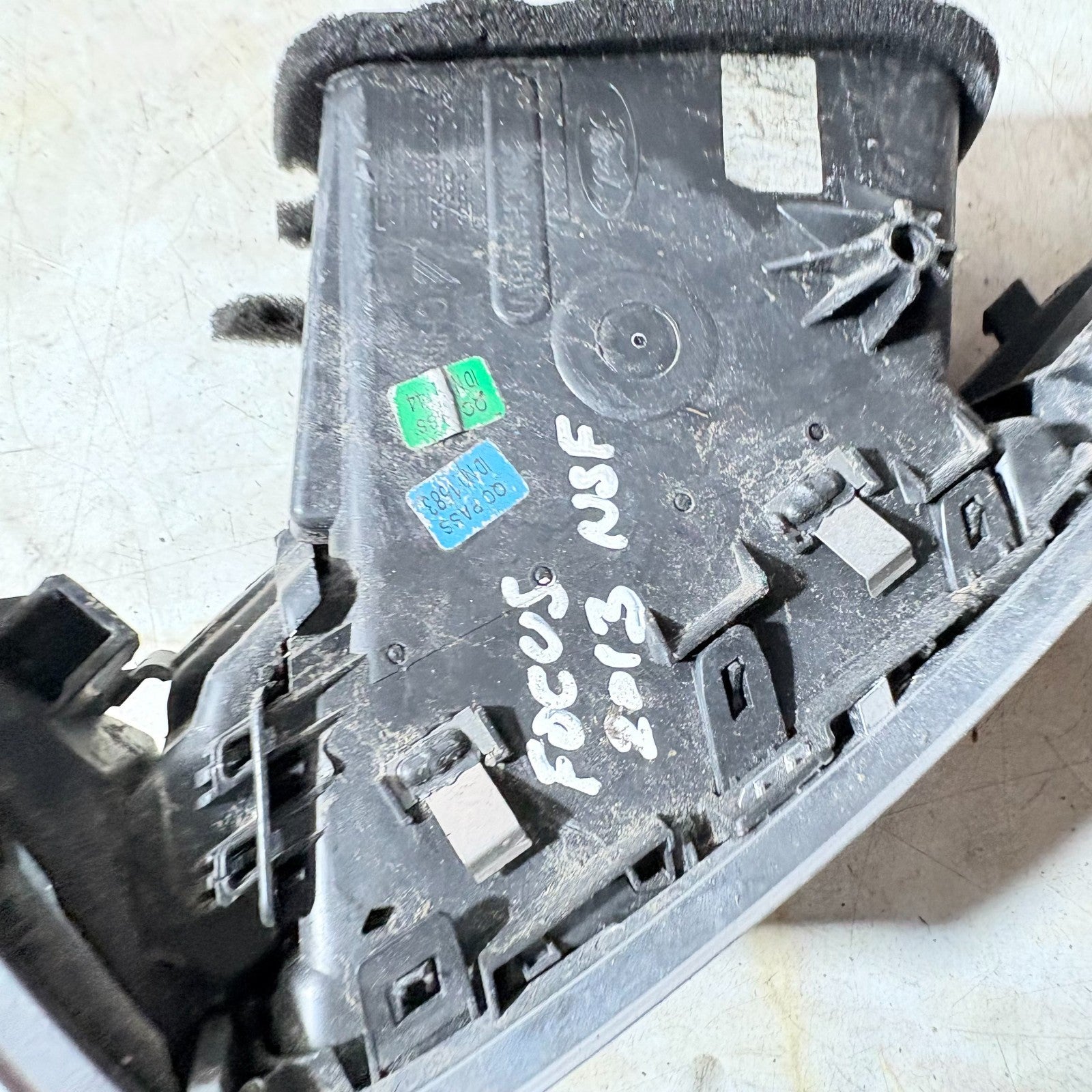 FORD FOCUS MK3 DASH AIR VENT PASSENGER FRONT LEFT SIDE 2010-2018