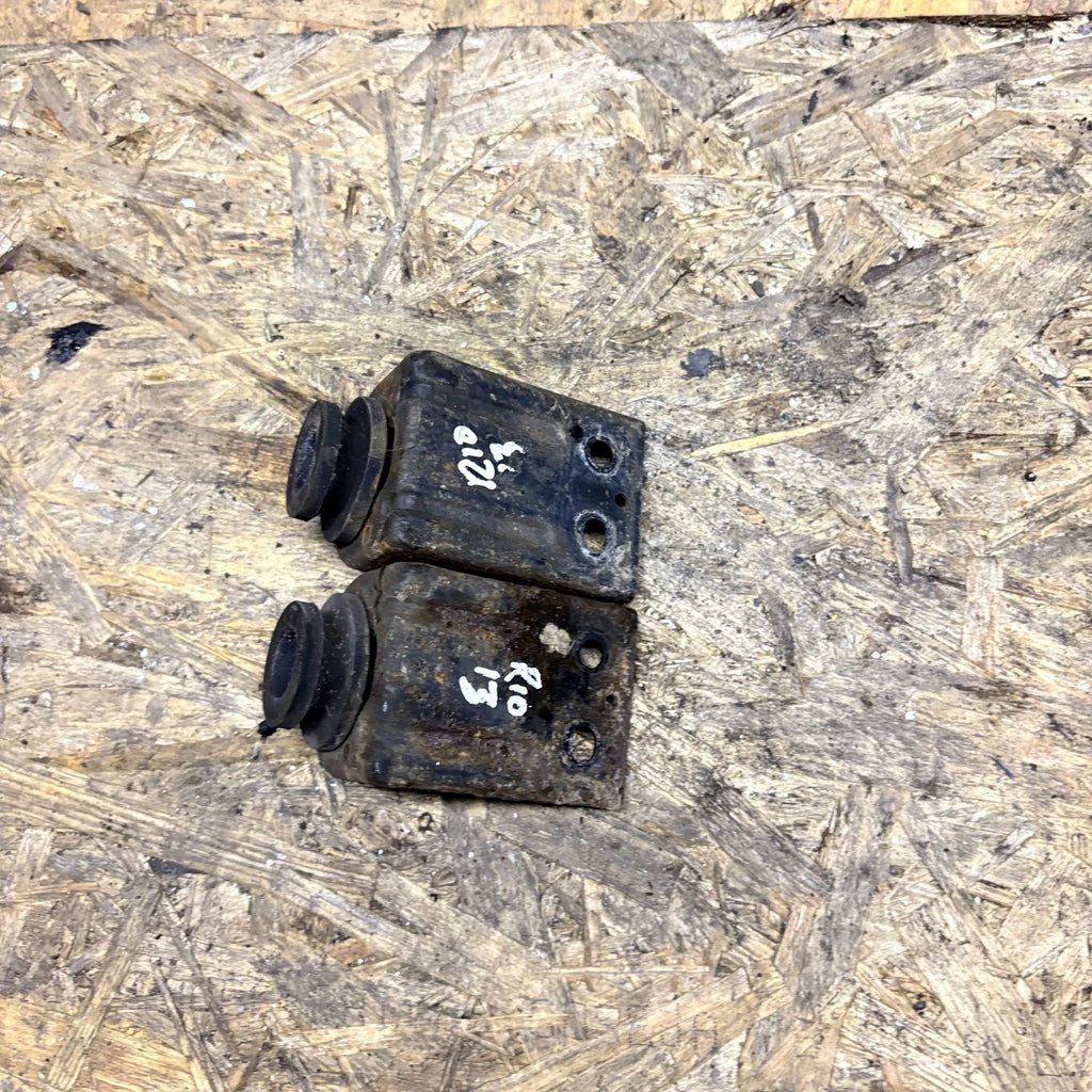 Kia Rio 1.6 Radiator Upper Mount Insulator Bracket 25335-1P000 2012-2023