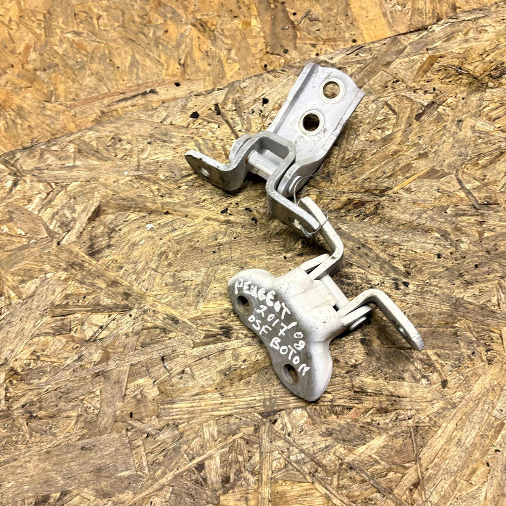Peugeot 108 2014–2018 Front Right Driver Side Door Hinge Pair