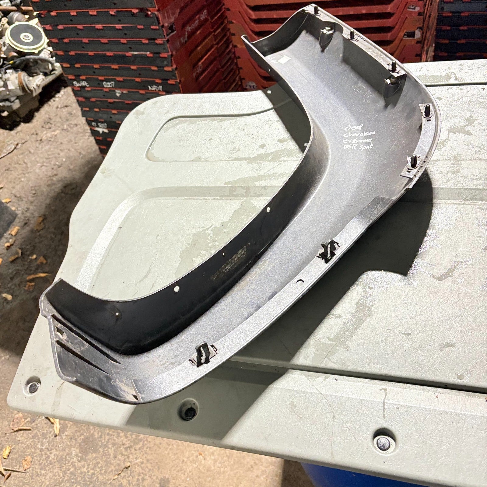 2014 2015 2016 2017 Jeep Cherokee KL Right Rear Lower Bumper Valance Corner Trim