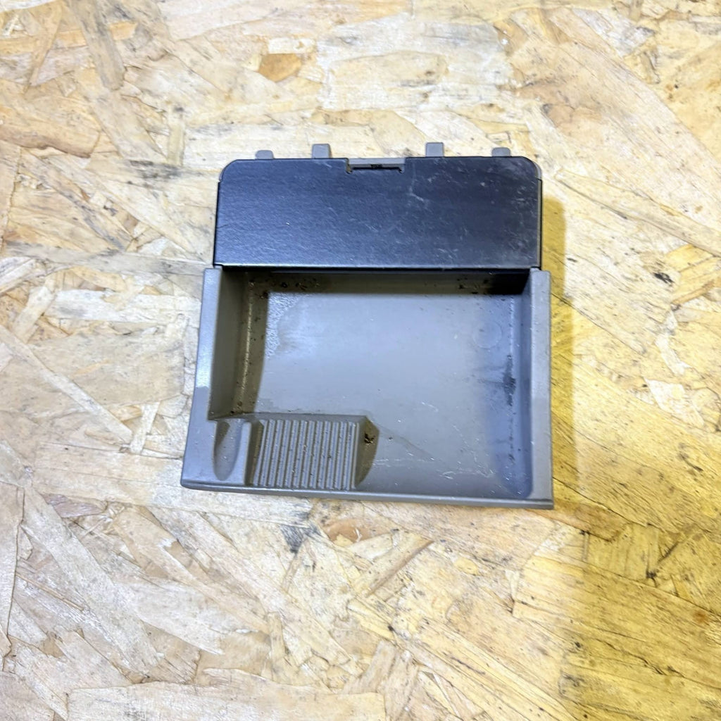 TOYOTA TT FRONT ASH TRAY 1577