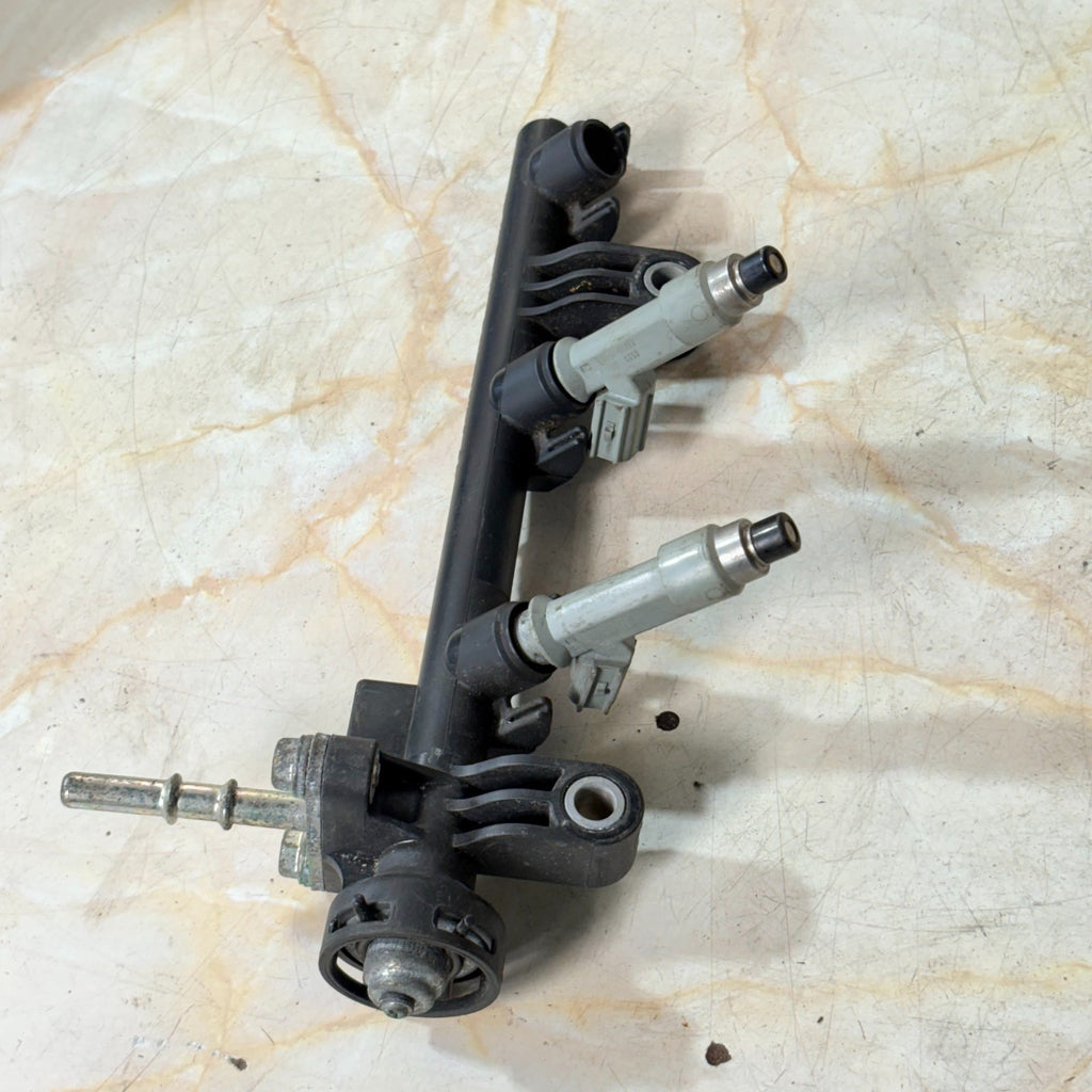 Toyota Aygo Citroen C1 Peugeot 107 1.0 Injector Fuel Rail 23814-0Q010-A 2005-14