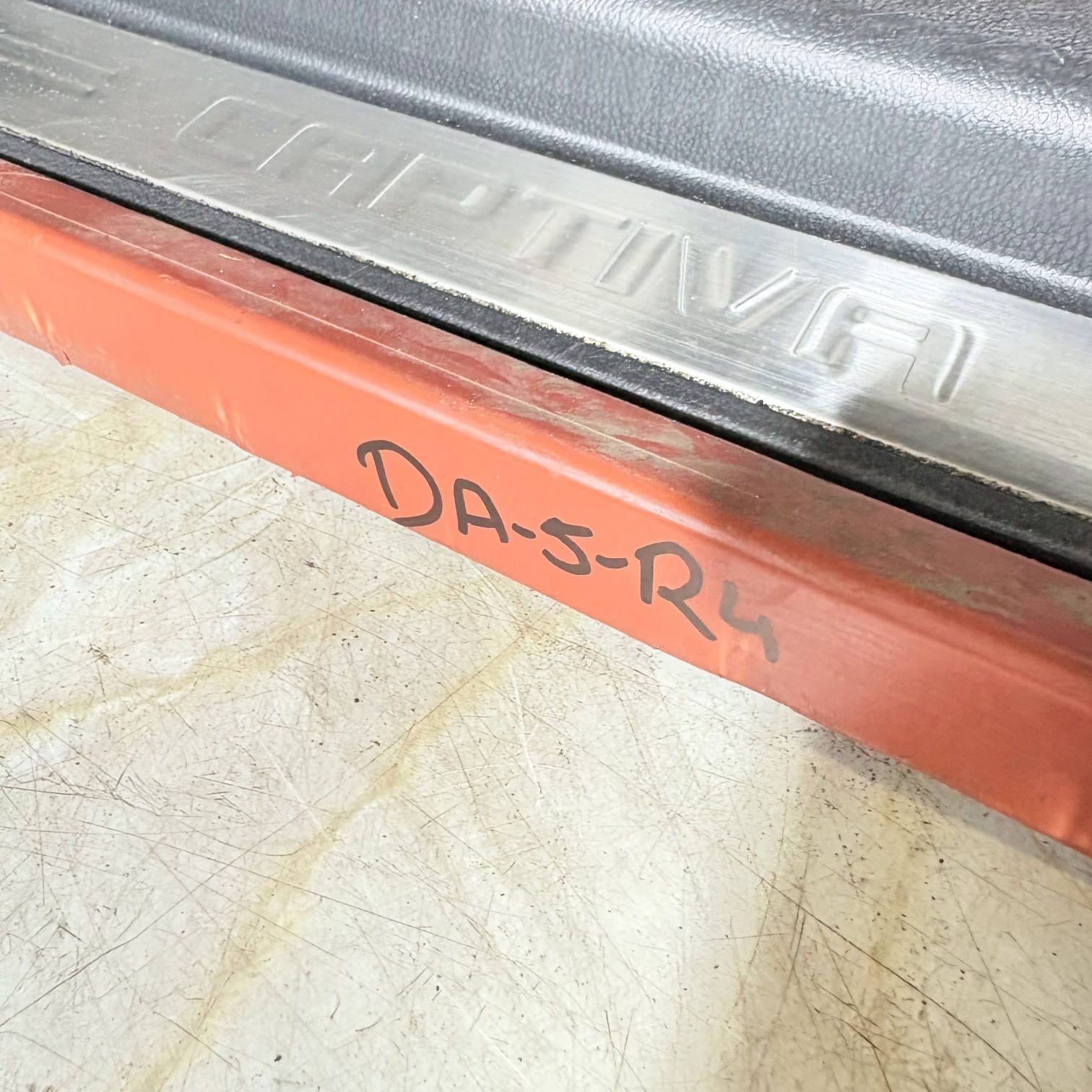2010 VAUXHALL ANTARA Driver FRONT DOOR SILL KICK PLATE 96630459