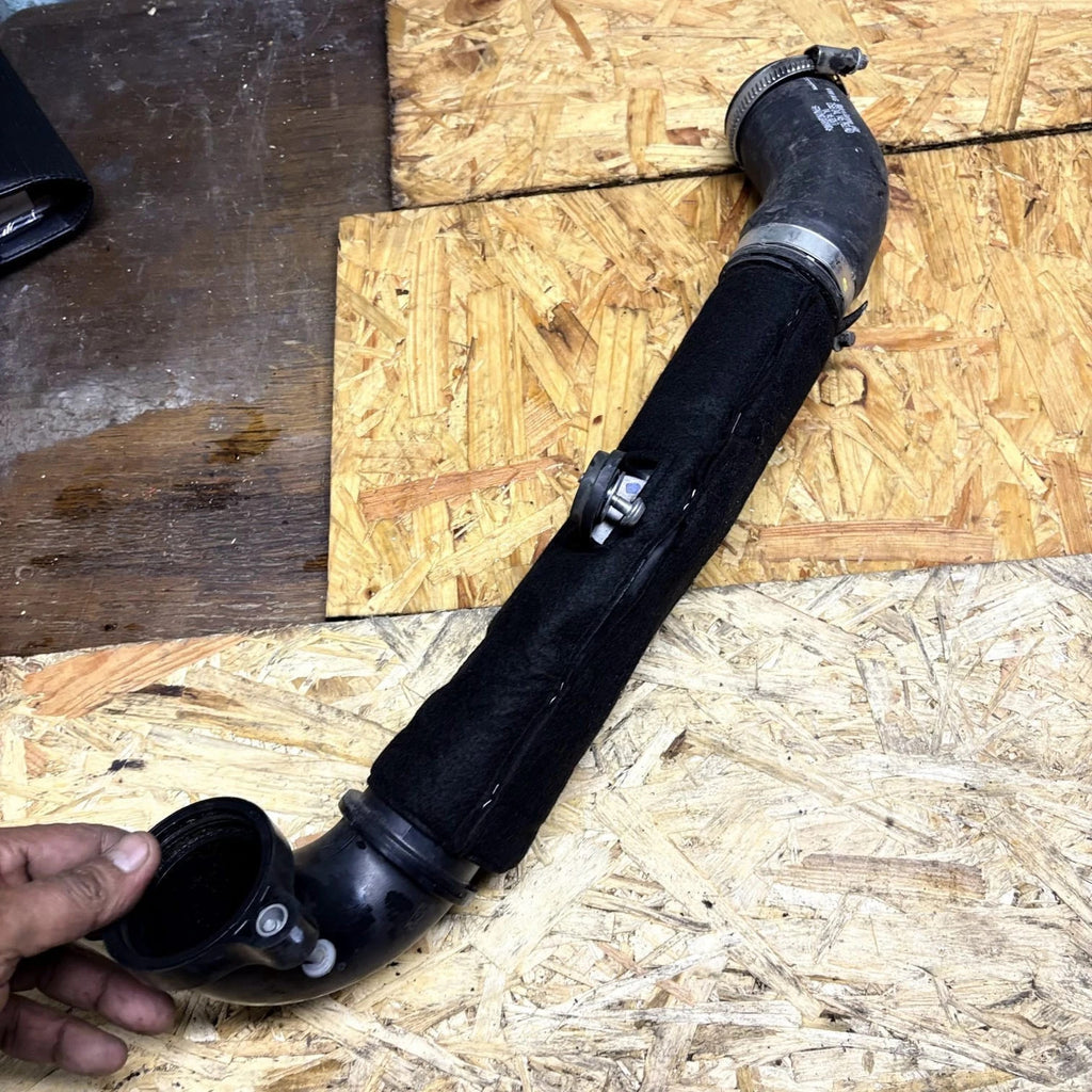 Audi Q3 2014 Intercooler Charge Pipe Turbo Boost Hose 04L145762AD