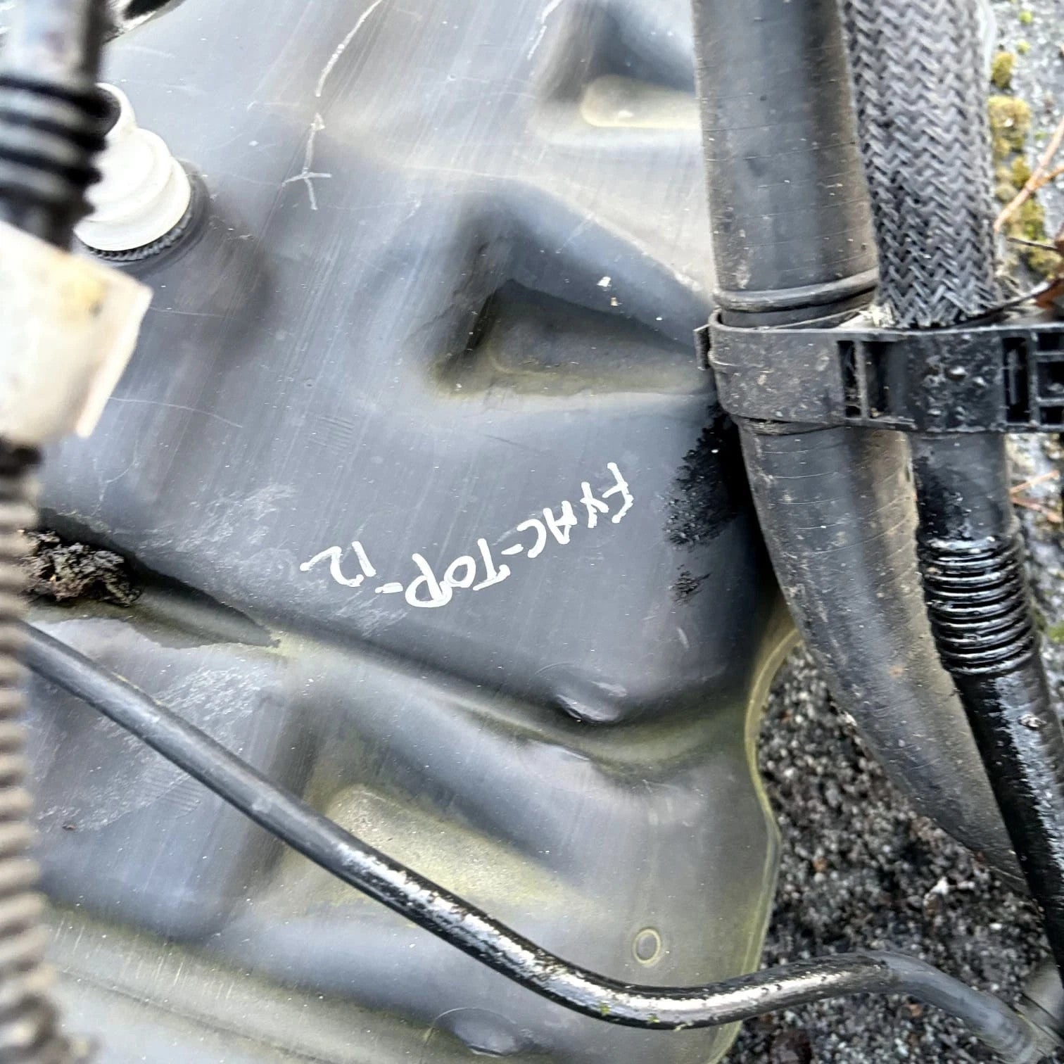 TOYOTA YARIS FUEL TANK & FILLER NECK PIPE 77100-0D220
