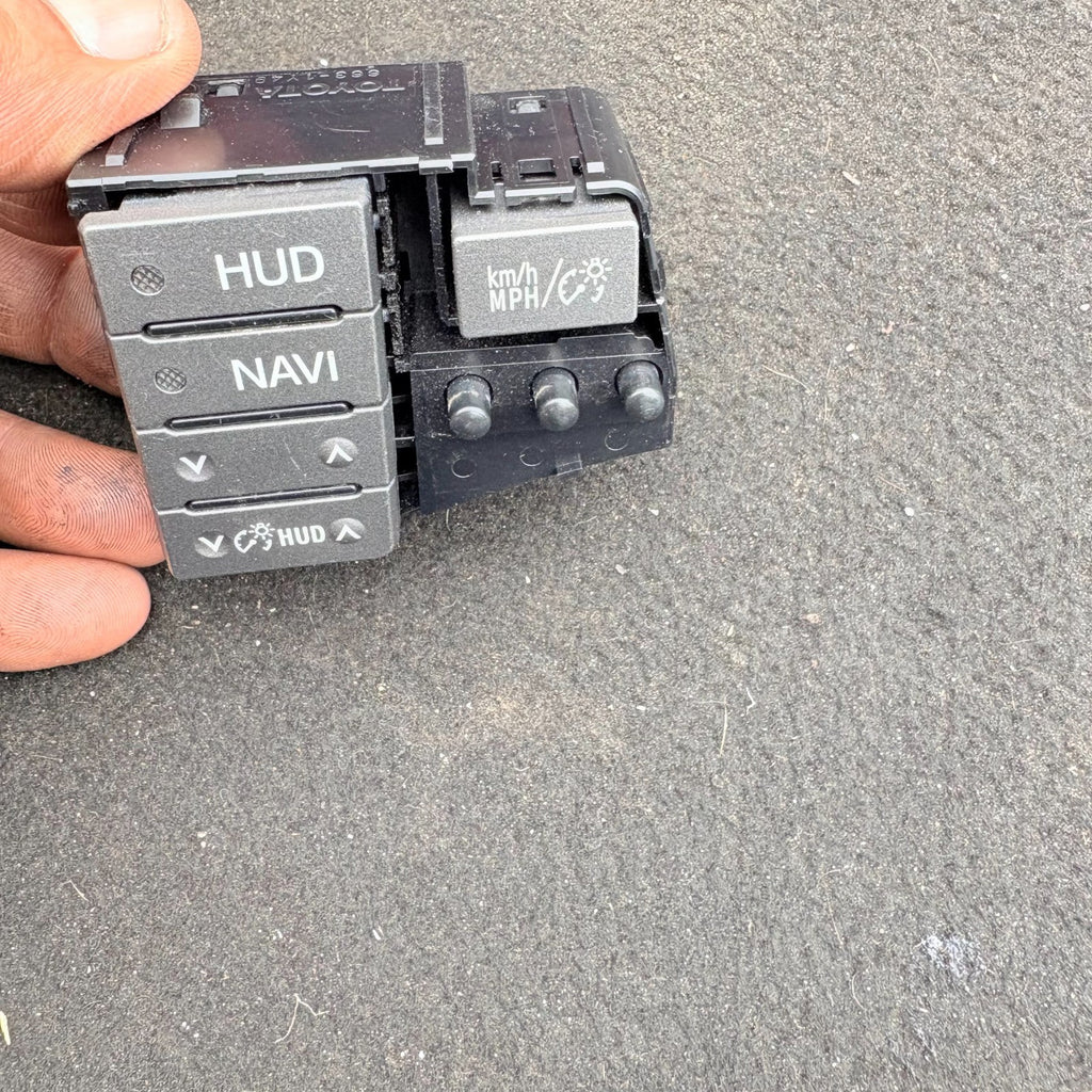 TOYOTA PRIUS HUD NAVIGATION CONTROL SWITCH 75D800 MK3 2009-2015