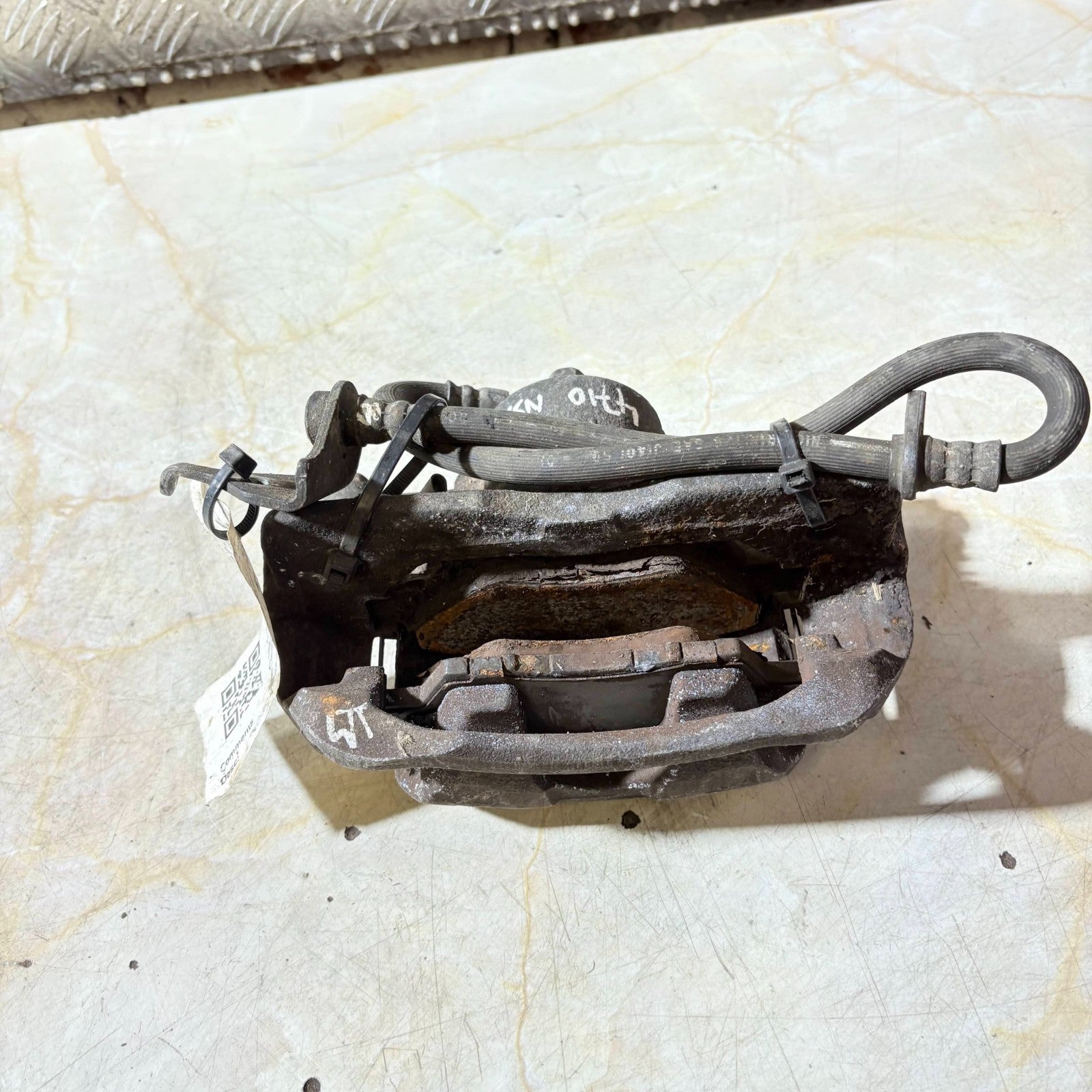 2010 AUDI A4 B8 A5 FRONT LEFT PASSENGER SIDE BRAKE CALIPER