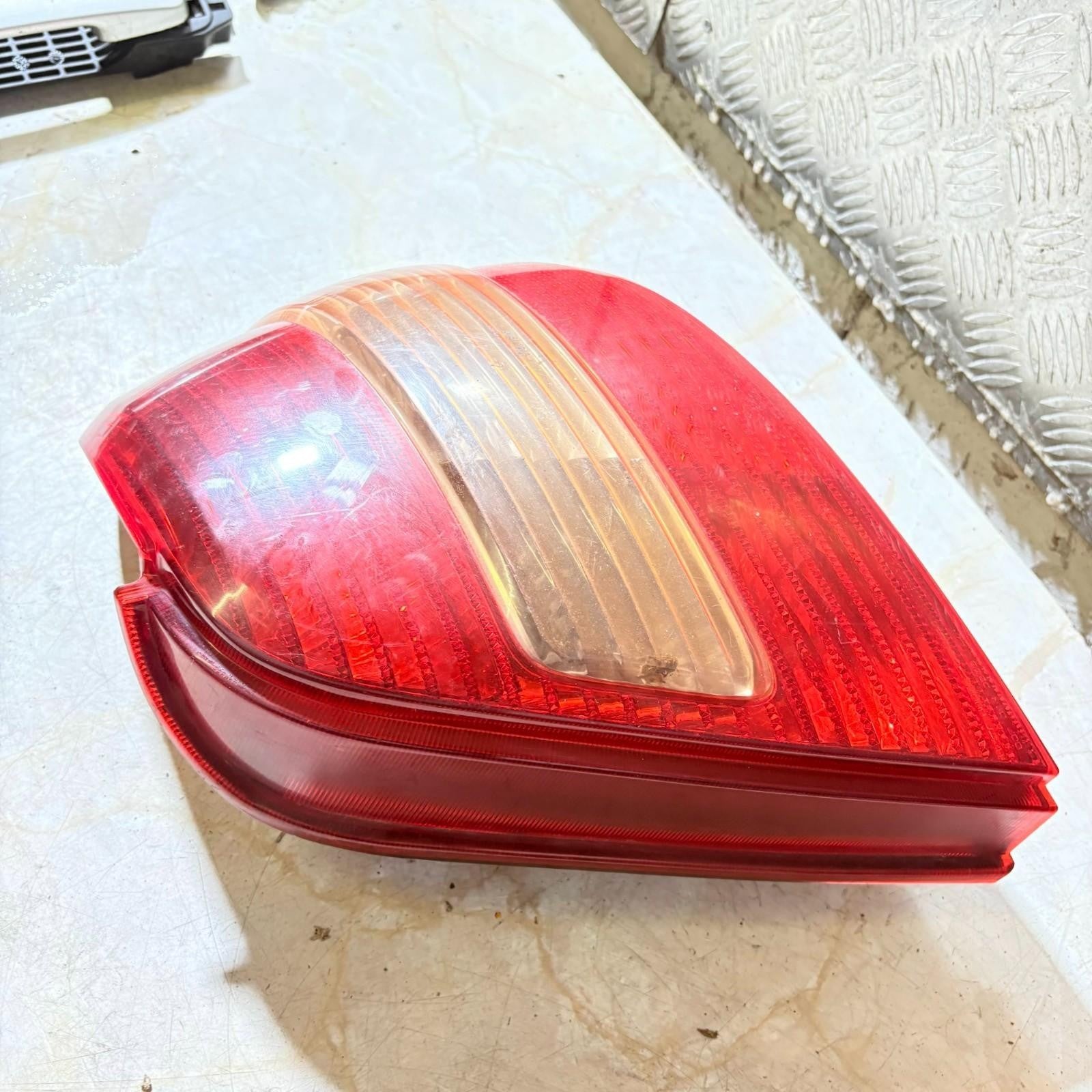 TOYOTA AVENSIS 1997-2003 Rear Light Passenger Rear Left Hatch 5 Door 034N5P