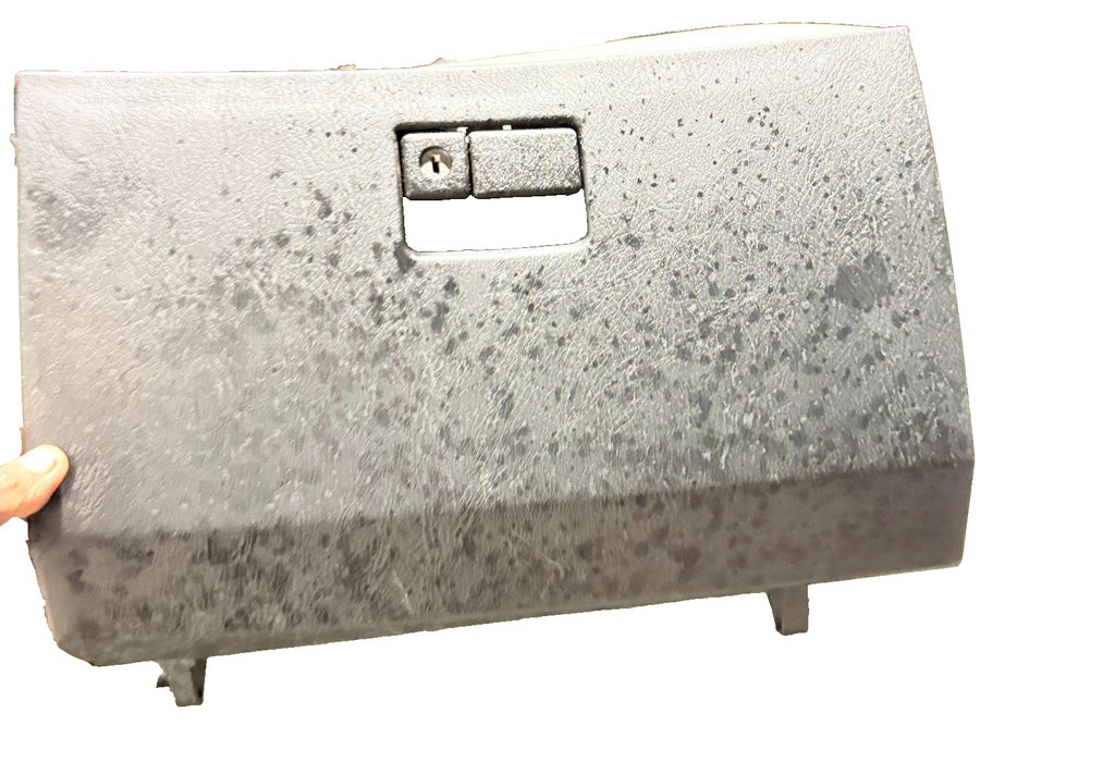 Toyota D-4D Dashboard Glove Box Door Assembly RHD 55550-05040 2000-2001