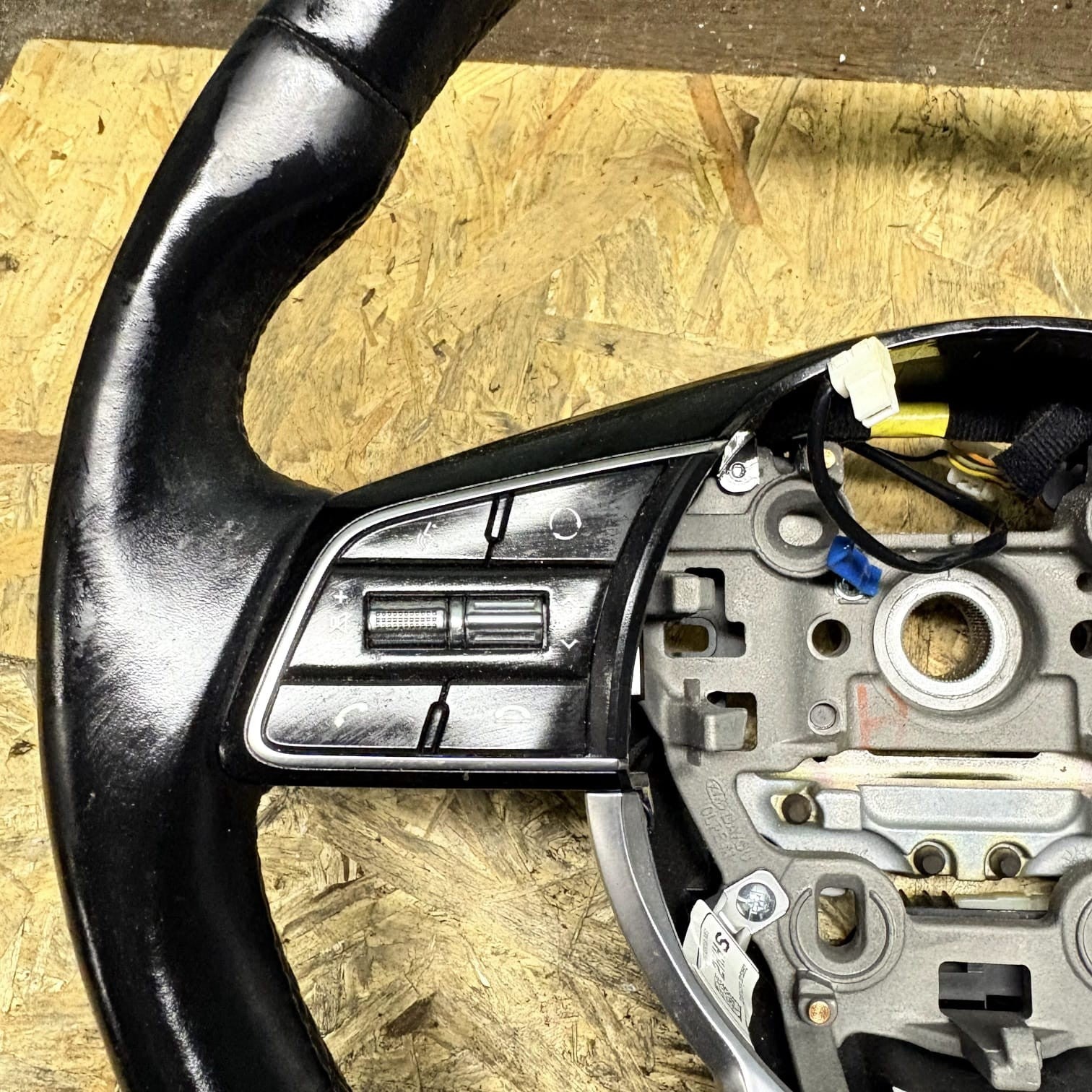 Kia Sportage MK4 QL 2018-2022 Leather Steering Wheel 56110F1K 56100F1KM0SA1