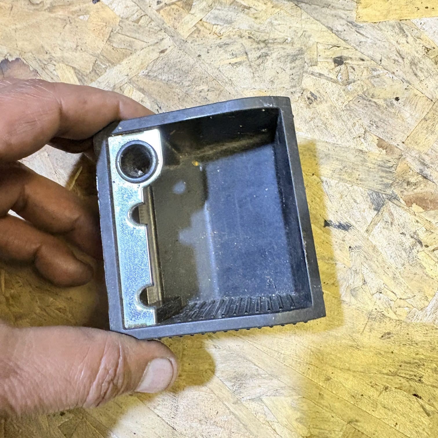 Volkswagen Golf Centre Console Ashtray (Ash Tray) 1k0857335