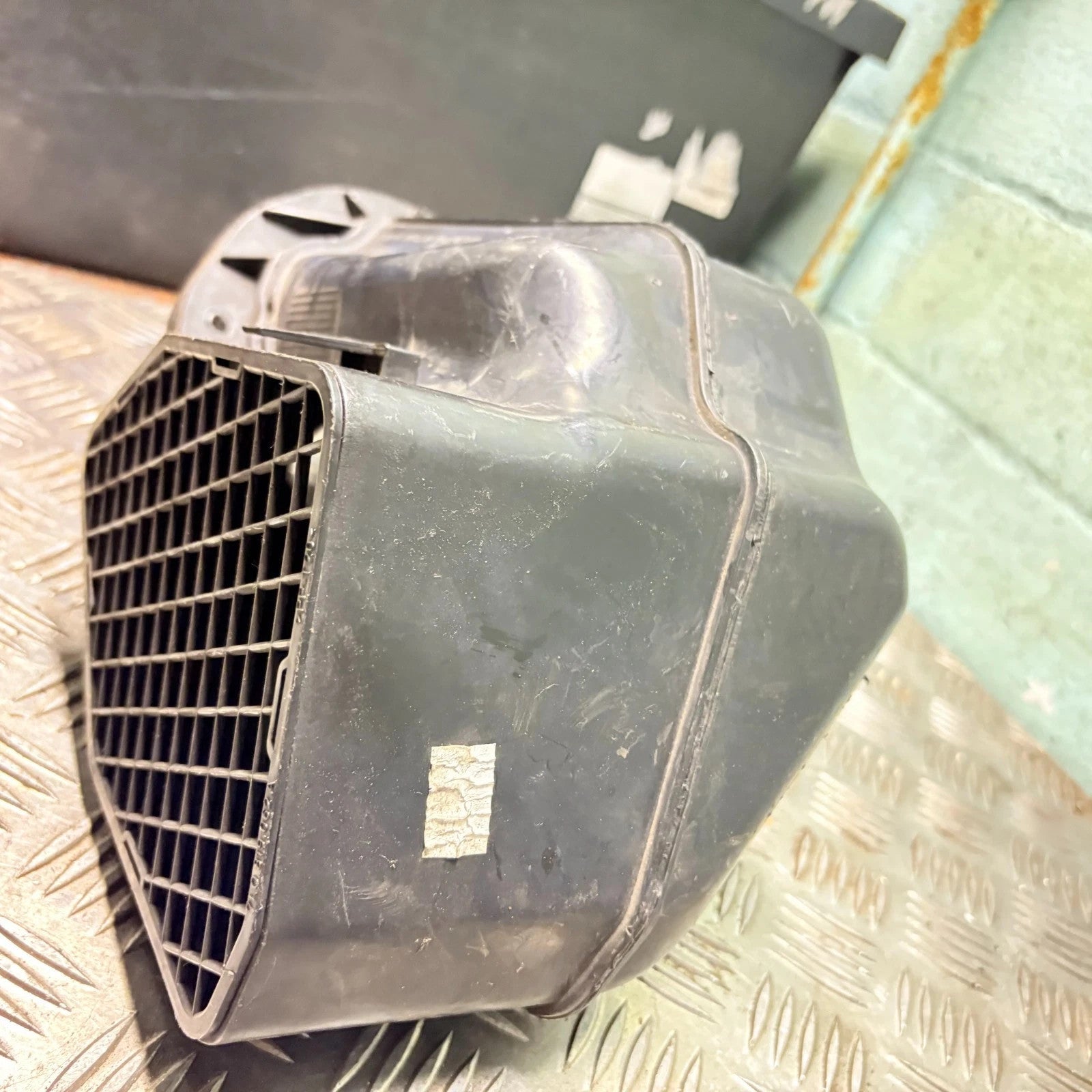 7L0819049A Cabin Pollen Filter Air Duct Porsche Cayenne 955 3.2 2003-07