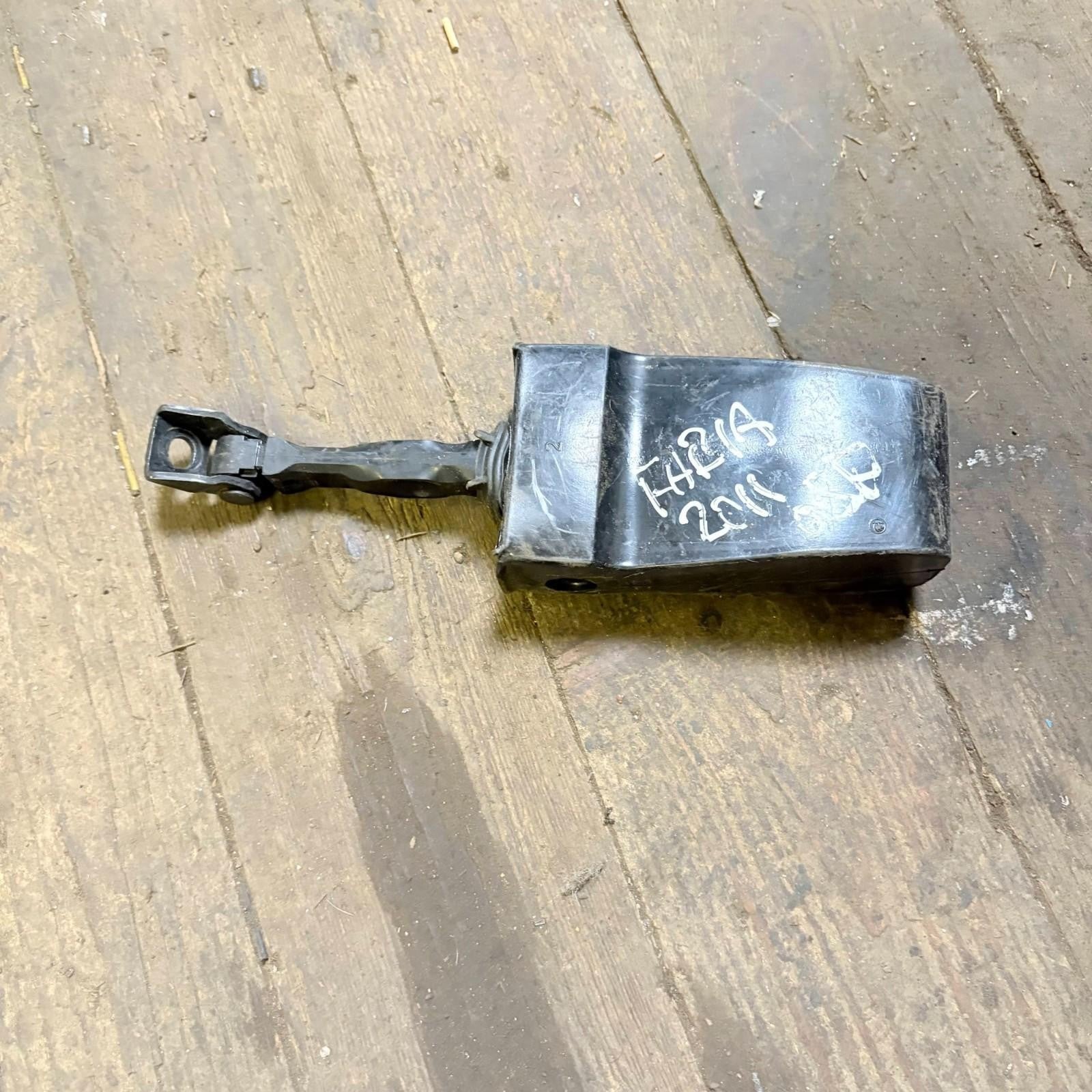 SKODA Fabia Mk2 Tdi 2011 DOOR CHECK STRAP DRIVER REAR RIGHT SIDE