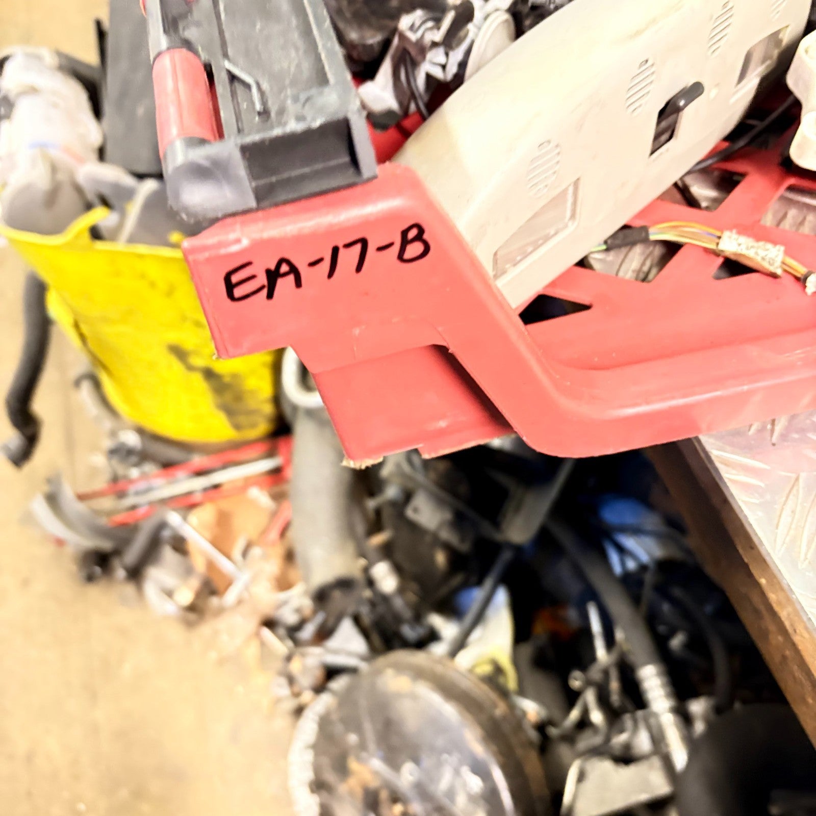 2010 SKODA RAPID Driver Rear Right Window Motor Regulator