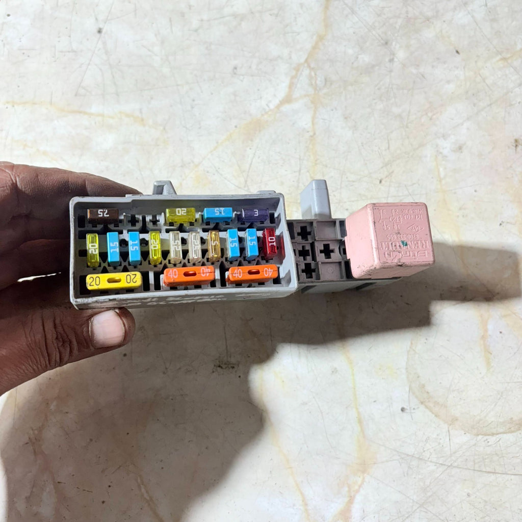 Renault Megane Scenic 2005 Relay Fuse Box Board