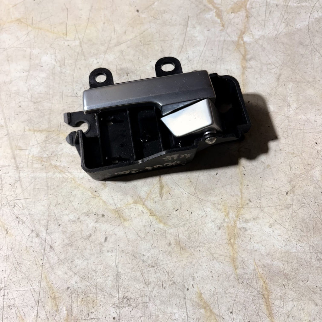 3M51R22601BD Passenger front door handle FORD FOCUS CABRIO(CA5)2.0 3129142 2007