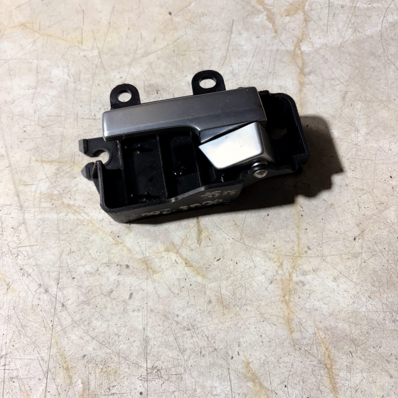 3M51R22601BD Passenger front door handle FORD FOCUS CABRIO(CA5)2.0 3129142 2007
