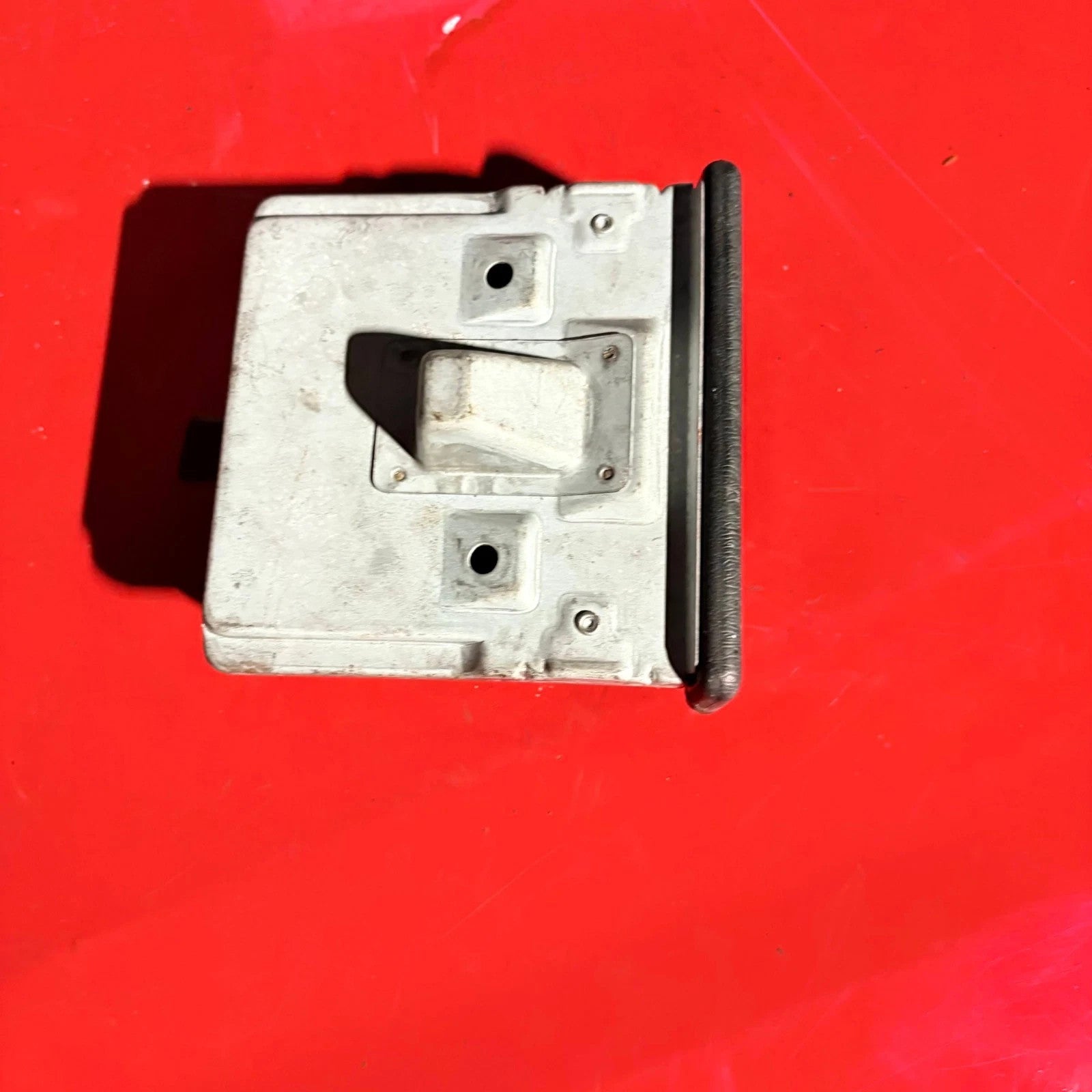 1999-2006 MITSUBISHI SHOGUN AUTO FUSE BOX COVER