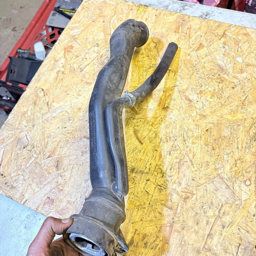 A9014701320 Diesel Fuel Filler Neck Sprinter W901 W902 W903 95-06 VW LT 96-06