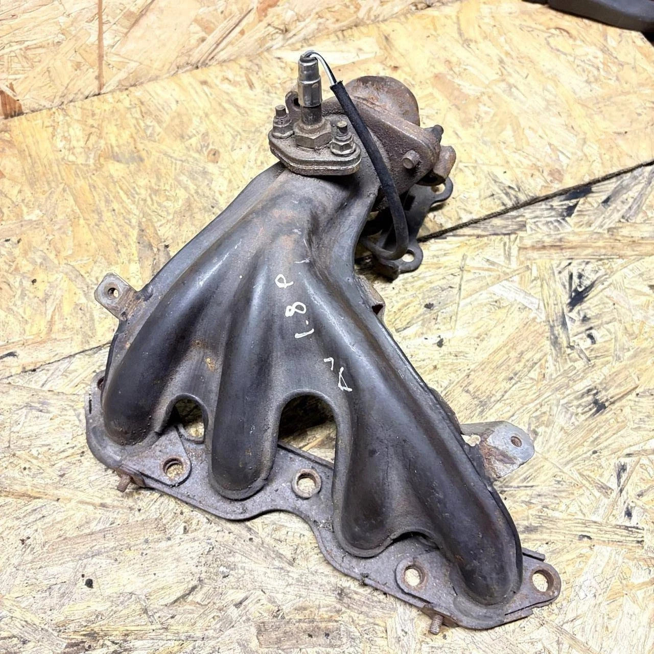 TOYOTA CARINA E 1.6 1.8 EXHAUST MANIFOLD