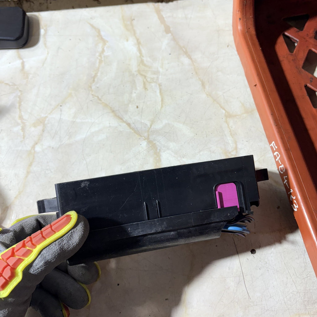 2010 SKODA FABIA Fuse Box