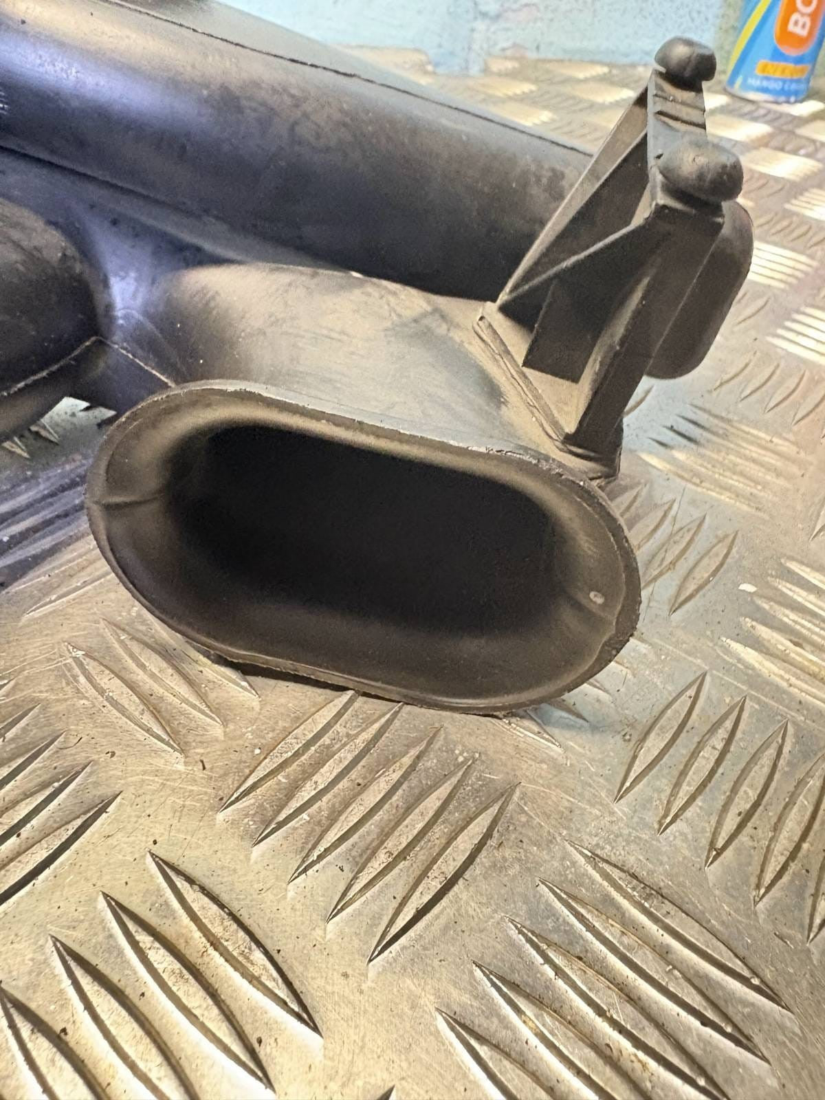 VAUXHALL ZAFIRA AIR INTAKE PIPE 90531007