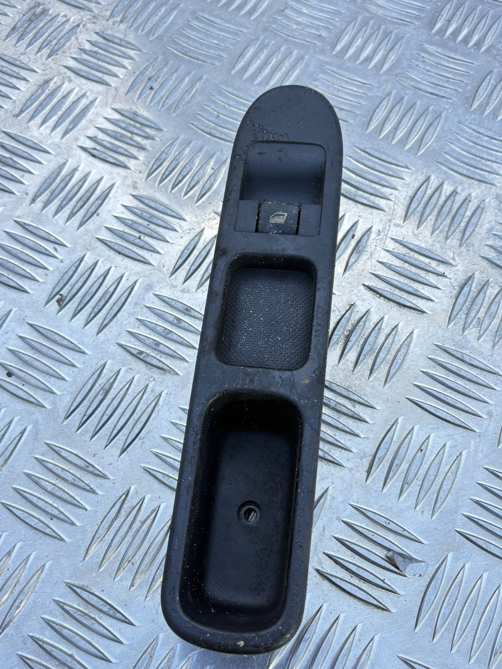 PEUGEOT 207 06-12 FRONT PASSENGER NEARSIDE ELECTRIC WINDOW SWITCH 96548606