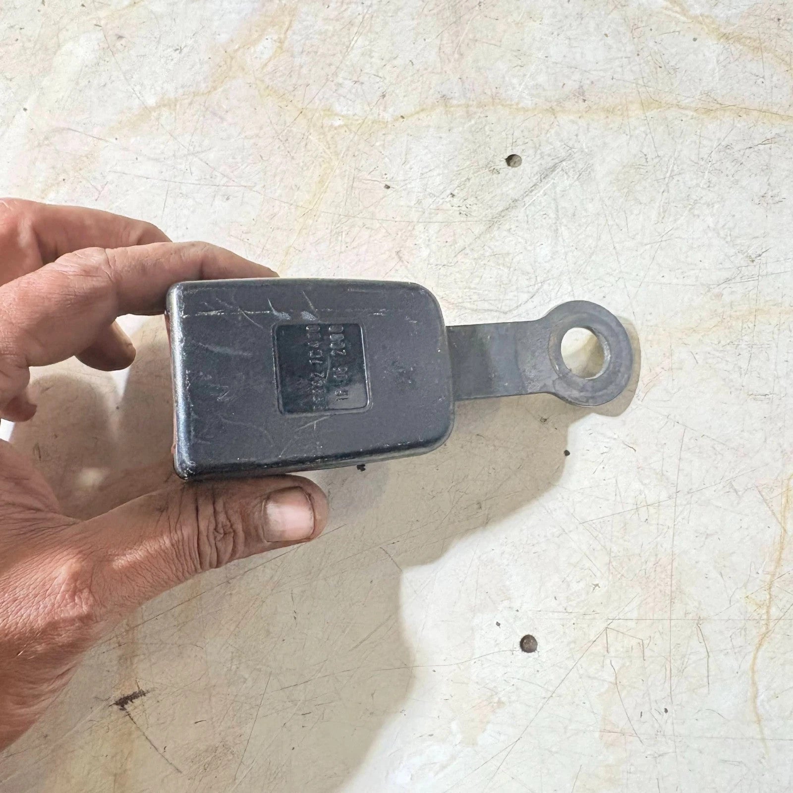 Nissan Vanette 1996-02 Front Left Seatbelt Clip 86842-7C400