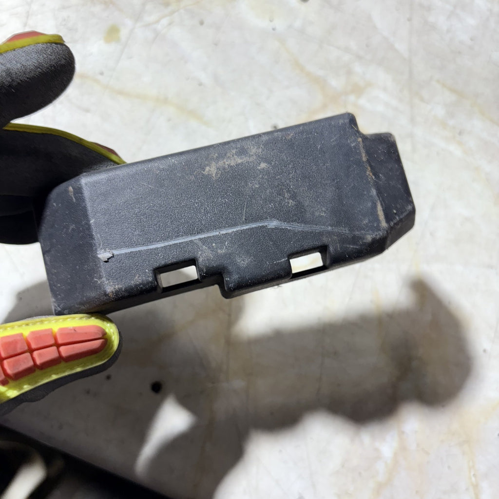 Vauxhall Astra 2012 Fuse Box Cover 13302322 C11000091