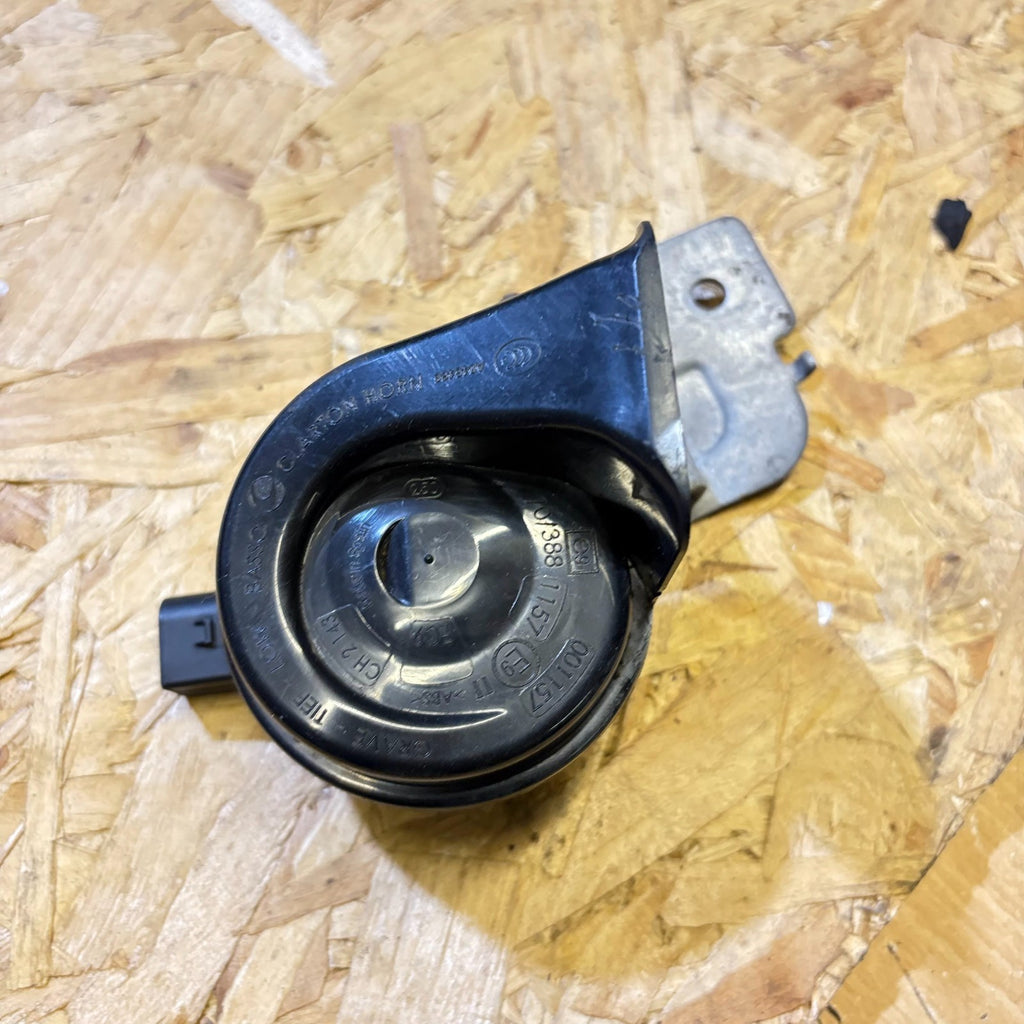 2010-2018 AUDI A1 LOW TONE HORN ALARM SIREN 8X0 951 229 D WITH BRACKET