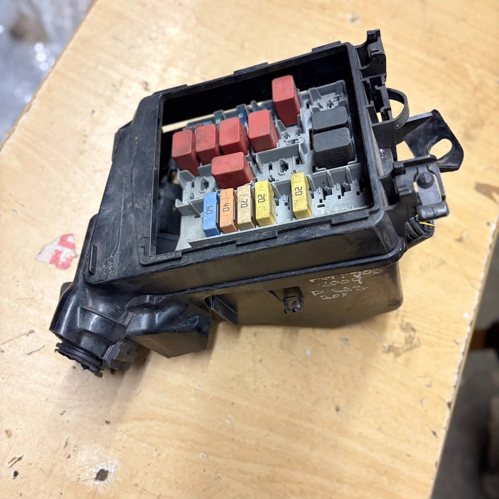 Fiat 500 2009 Engine Bay Fuse Box Relay Box Under Bonnet Power Distribution