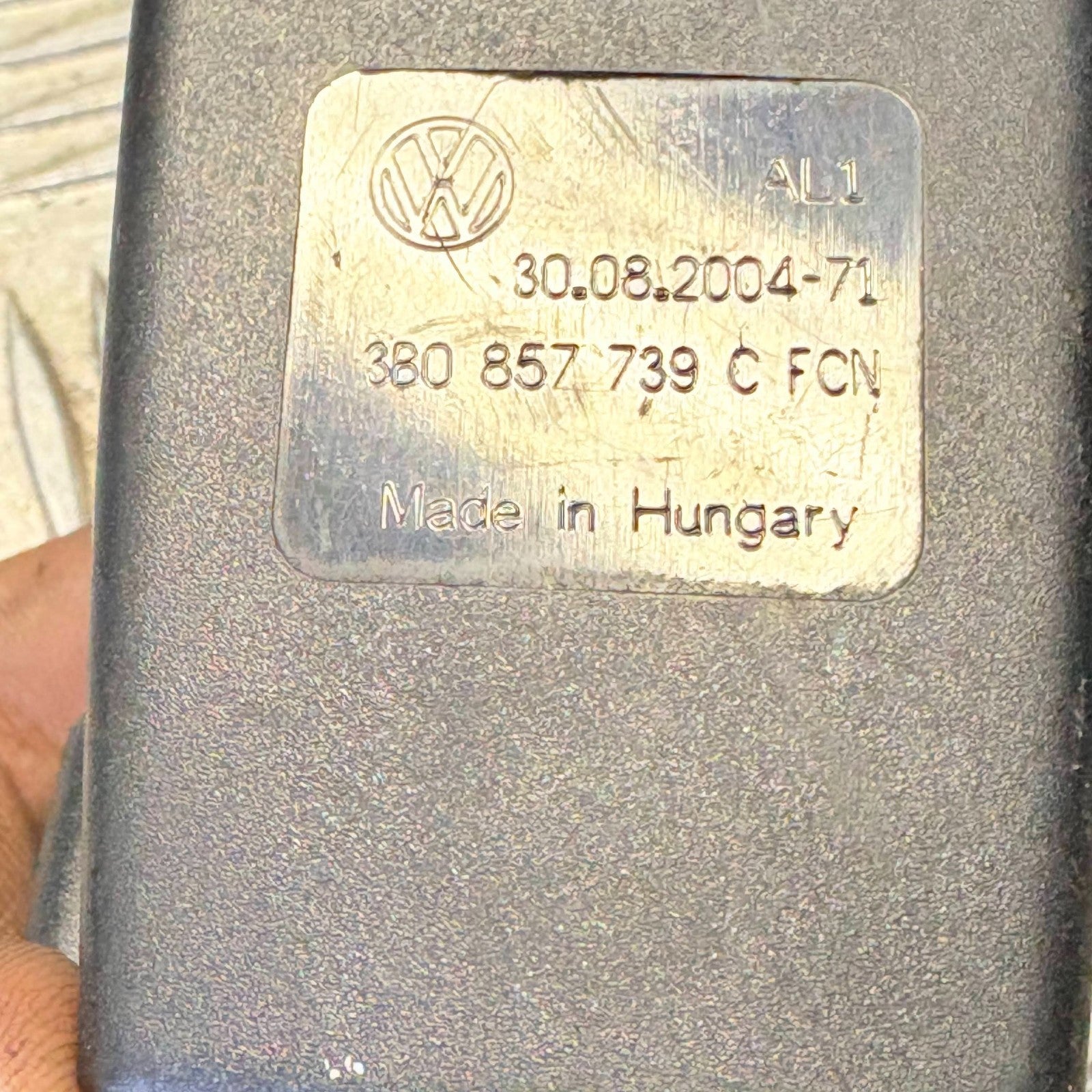Skoda Superb Mk1 3U 2002-2008 Rear Left Double Seatbelt Buckle Stalk 3B0857739C