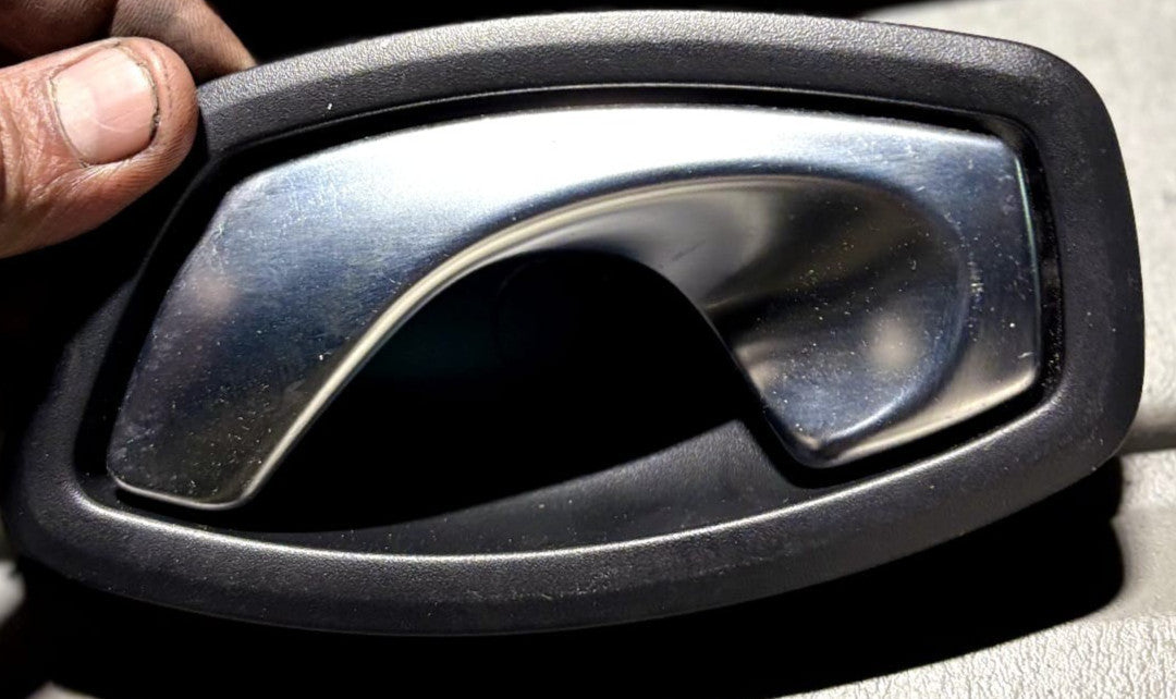 RENAULT CAPTUR DYNAMIQUE 5DR HATCH 2018 PASSENGER FRONT DOOR HANDLE 806700006R