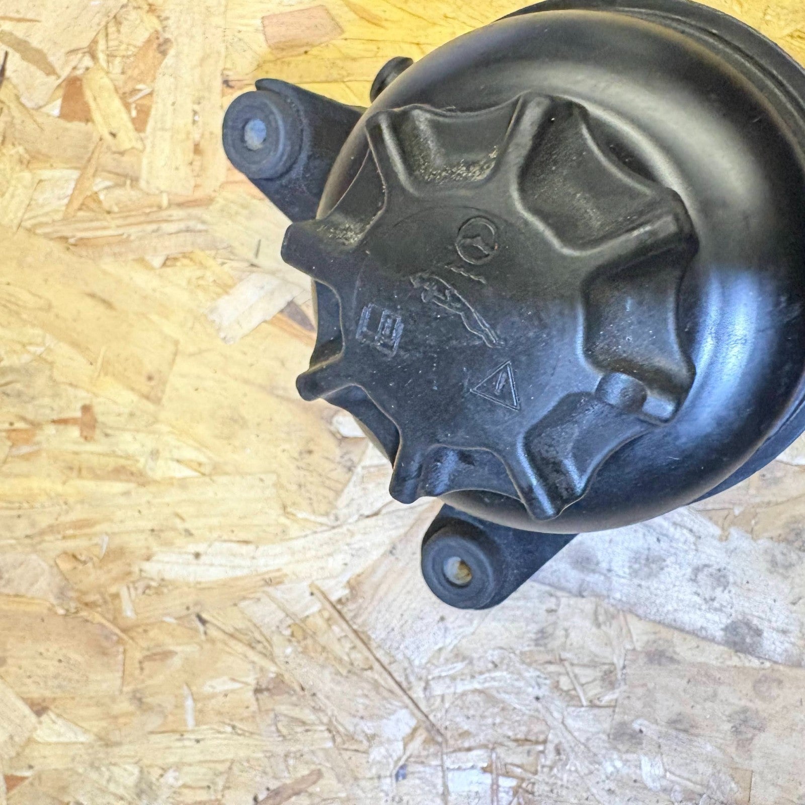 2005-2007 JAGUAR X-TYPE POWER STEERING FLUID RESERVOIR