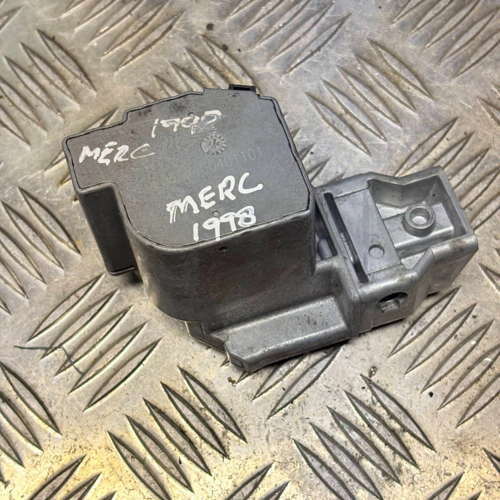 Mercedes Benz 1998 Ignition Switch Lock Control Module Key